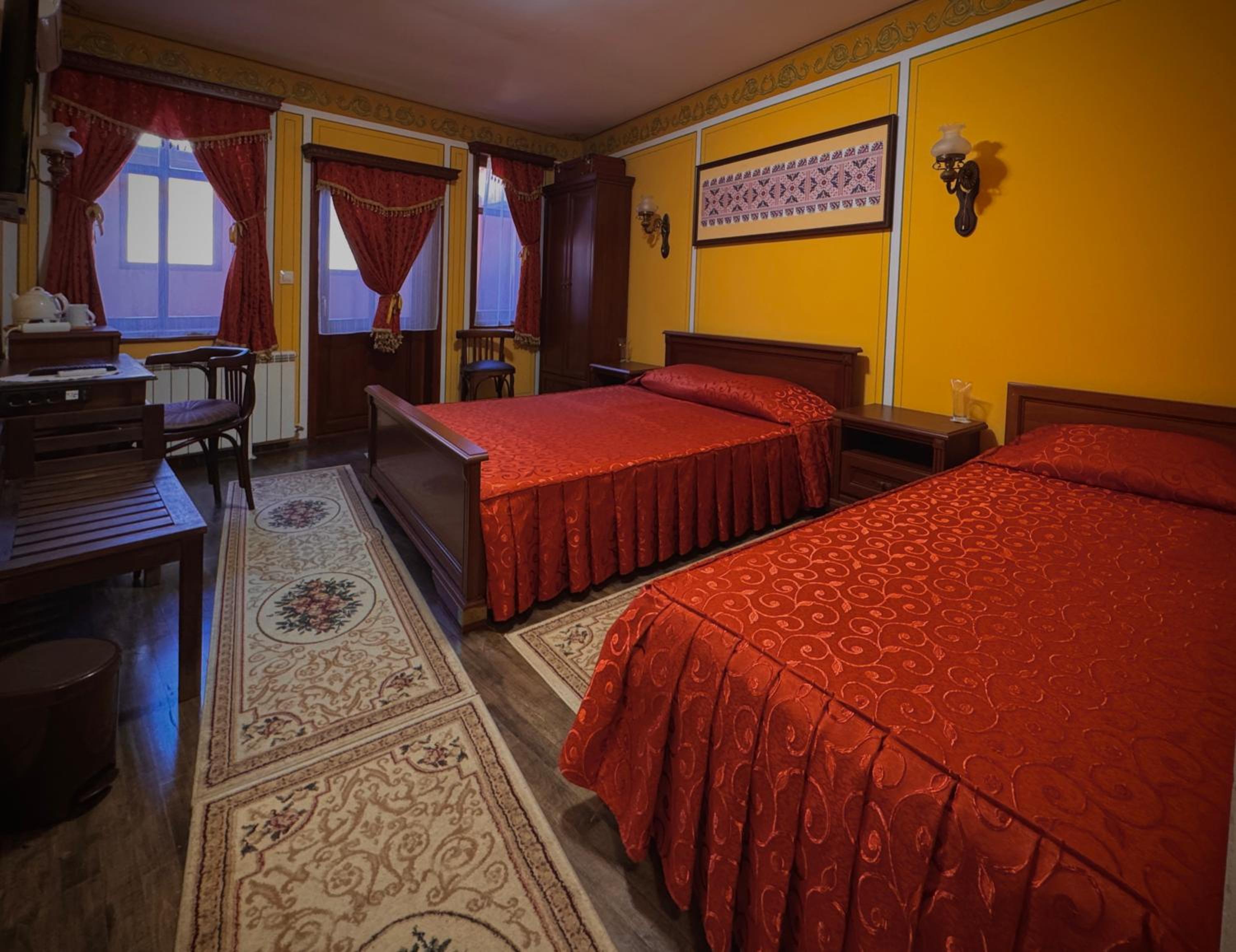 Standard Family Room - Photo 5