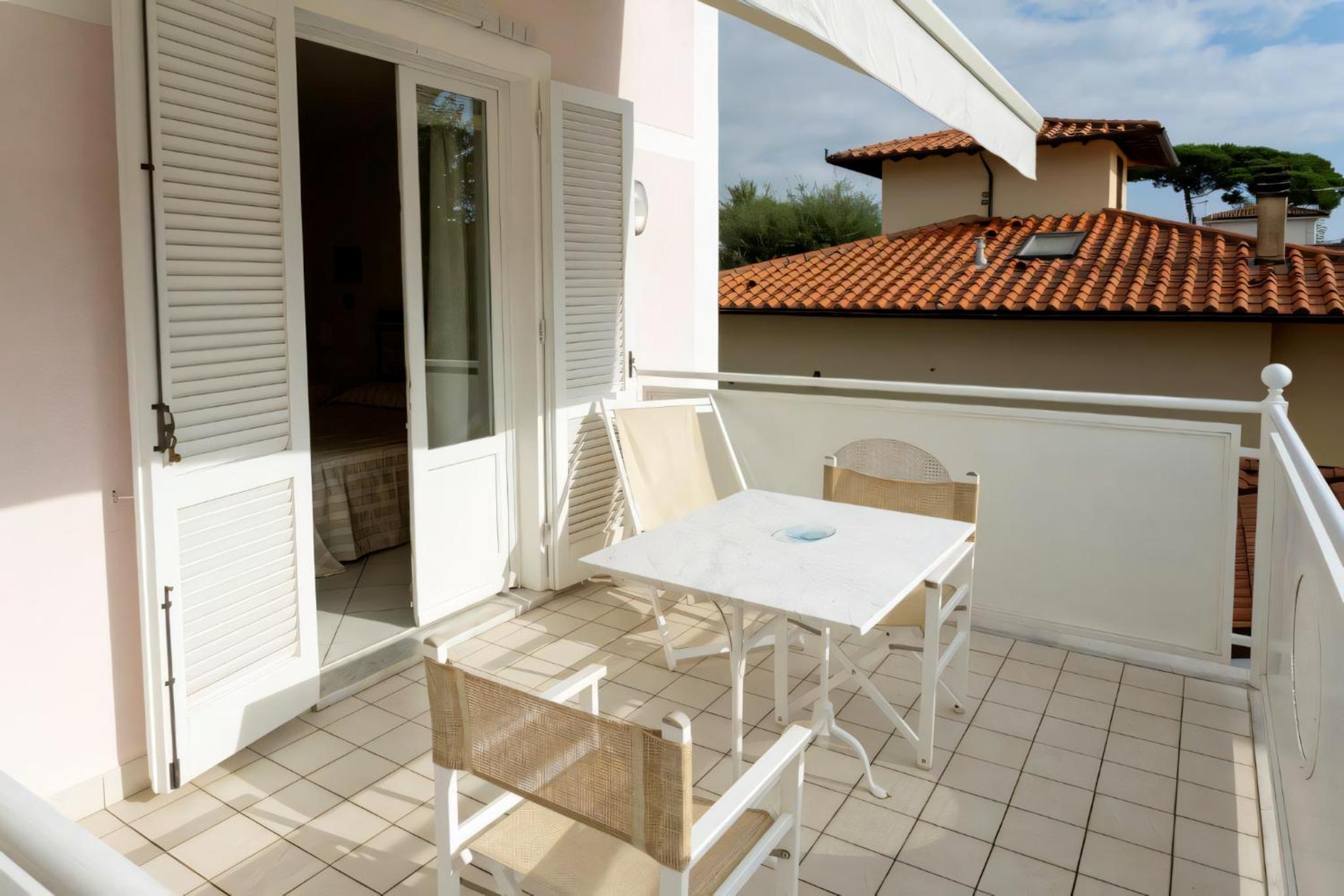 Double Room with Balcony photo 3