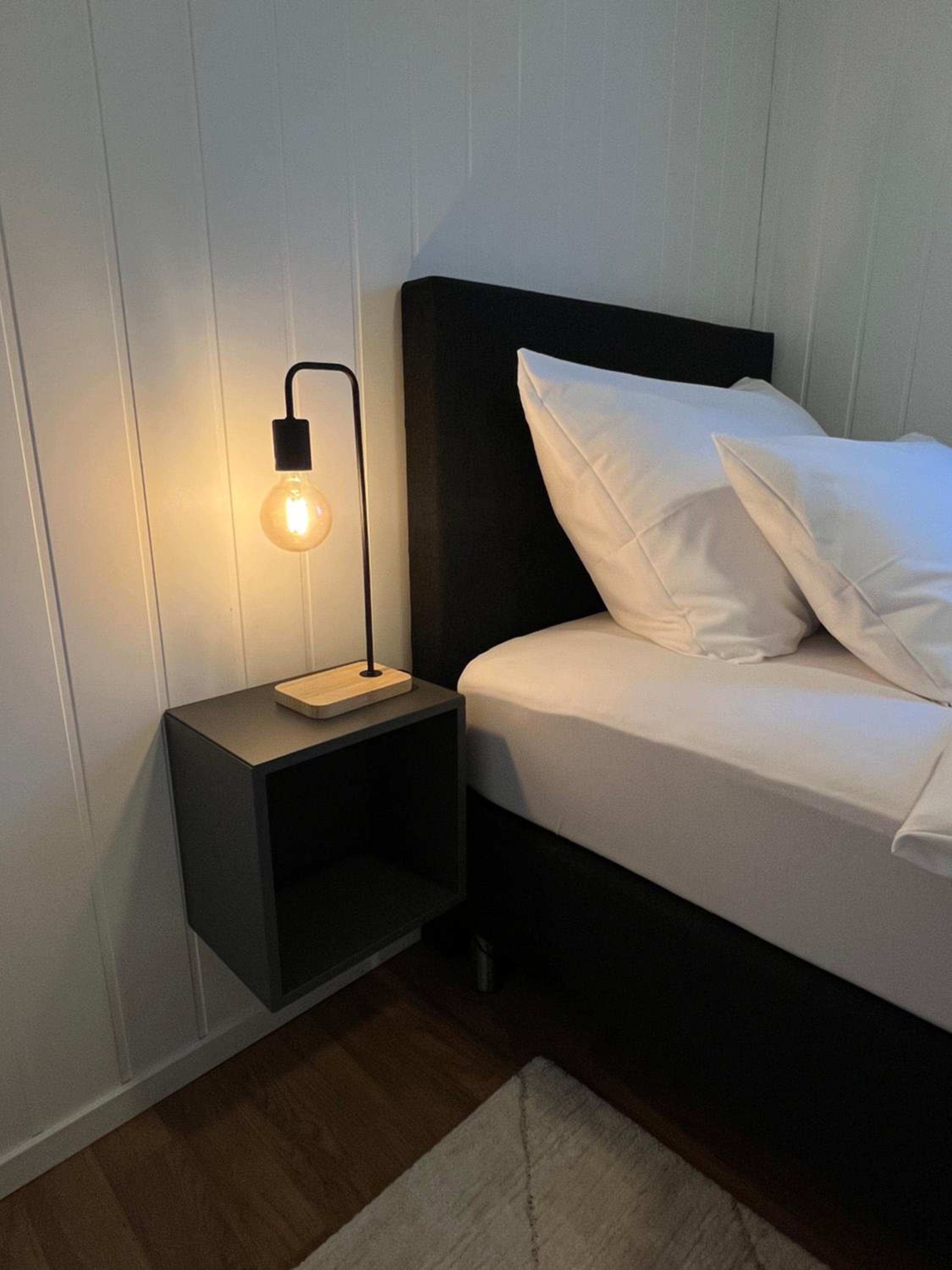 Single Room with Shared Bathroom photo 3