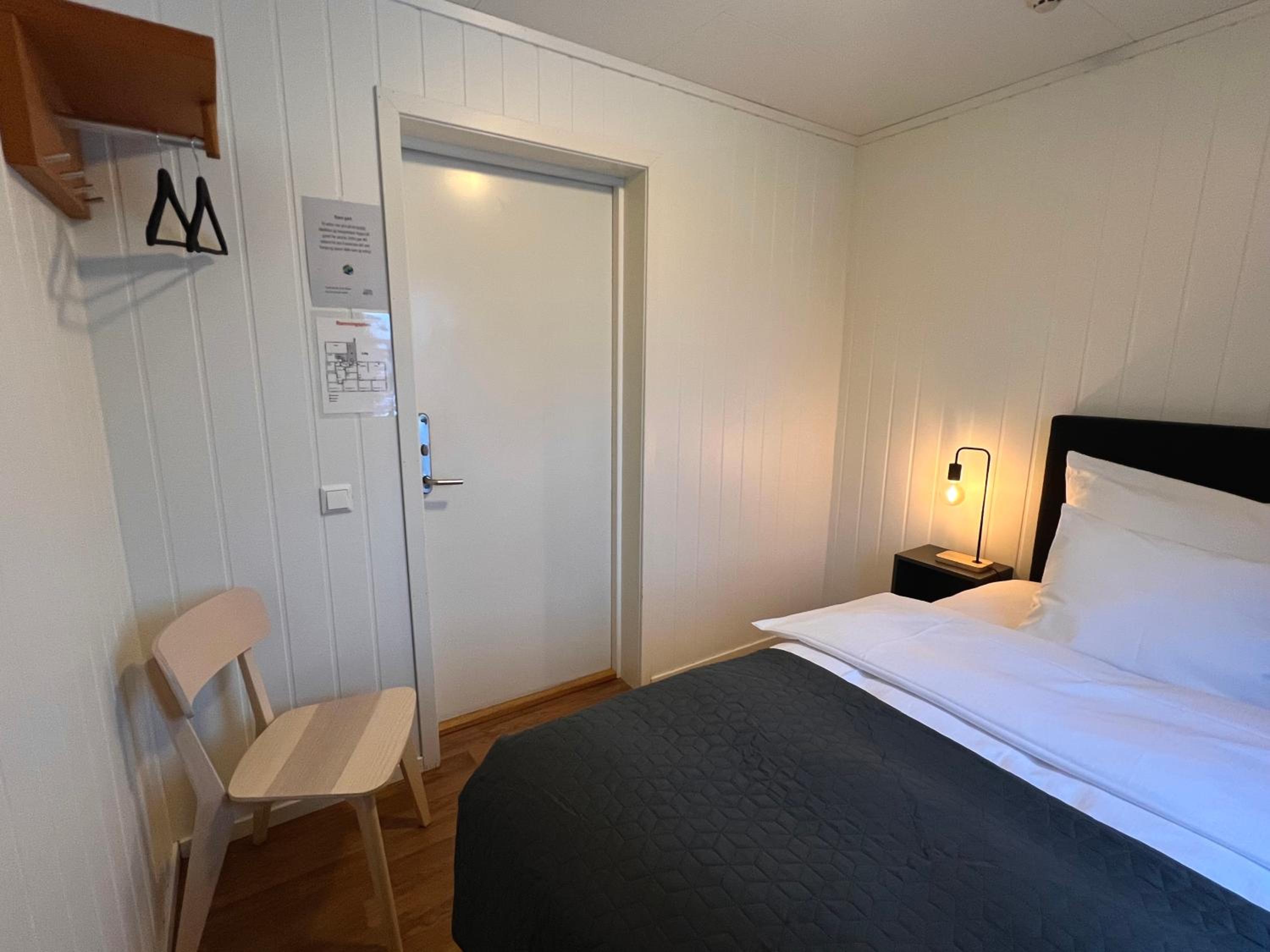 Single Room with Shared Bathroom photo 3