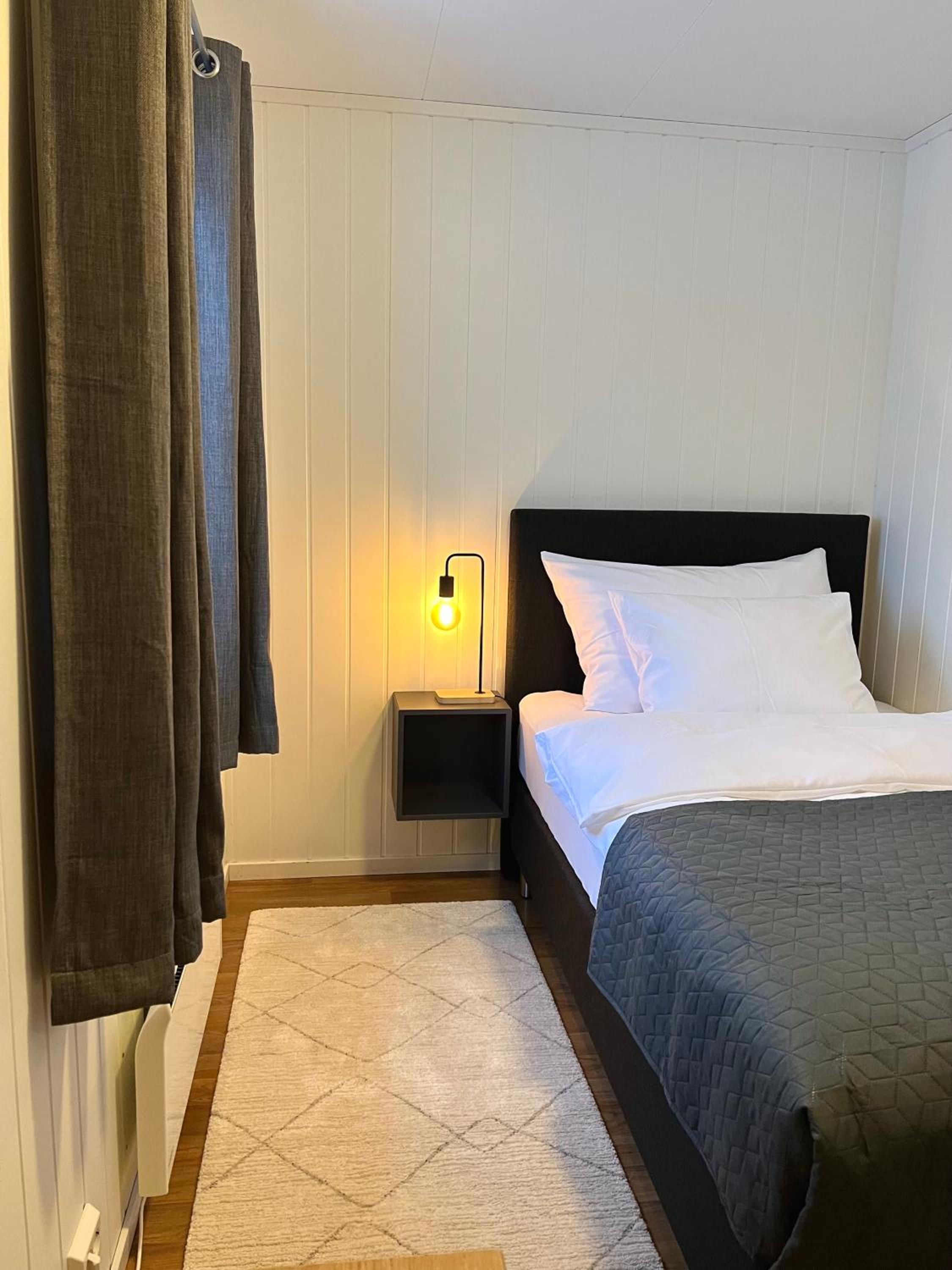Single Room with Shared Bathroom photo 1