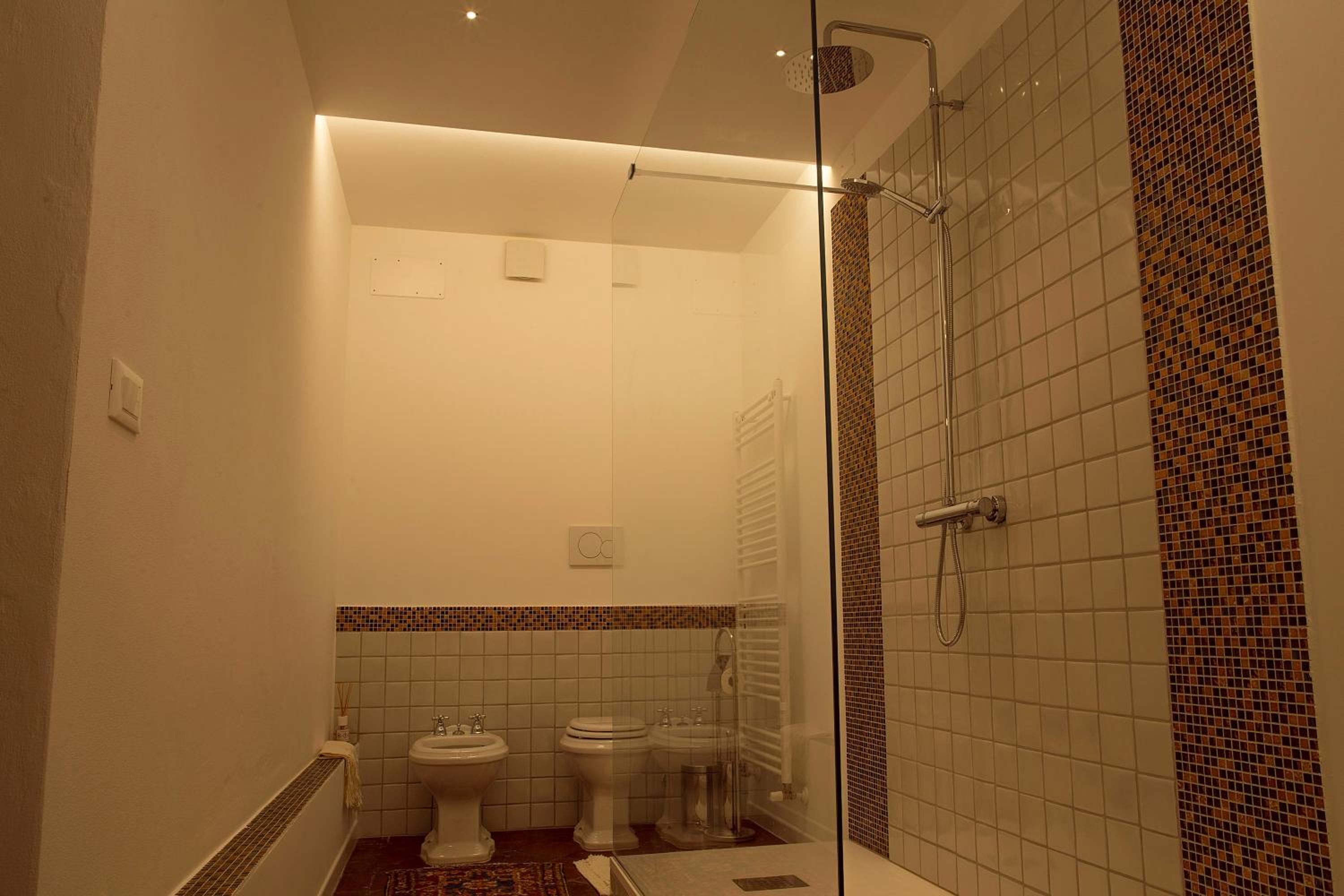 King Suite with Spa Bath photo 2