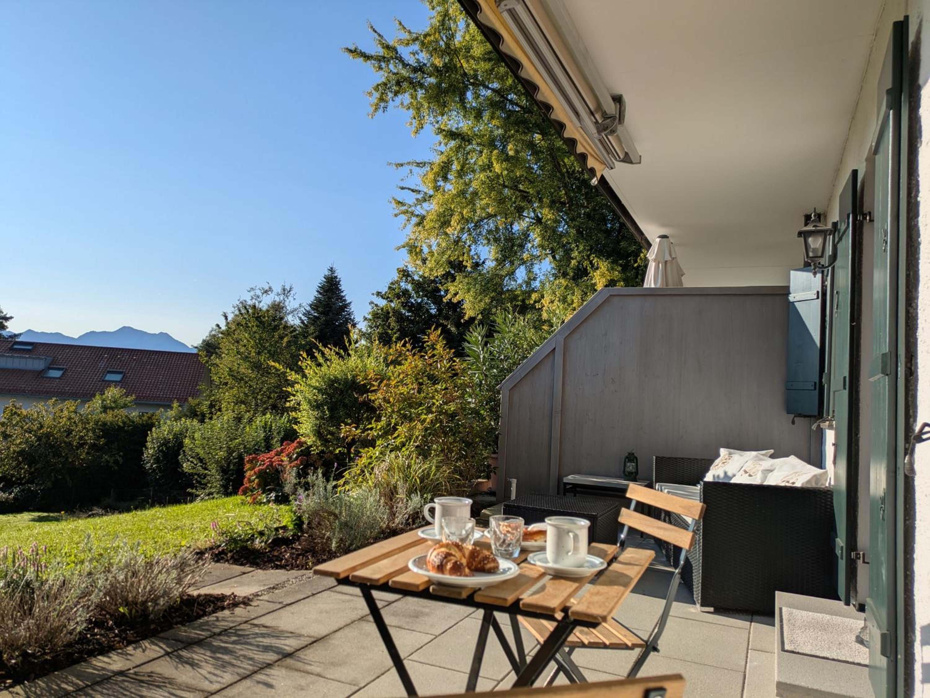 Apartment with Mountain View photo 3