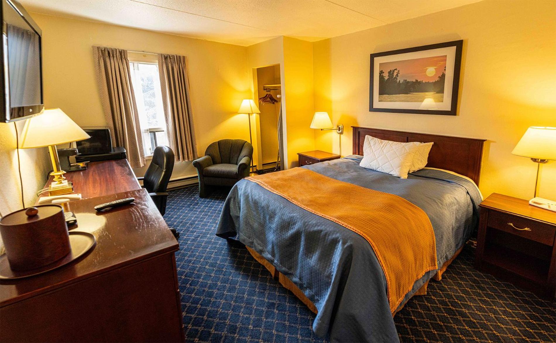 Standard King Room photo 1