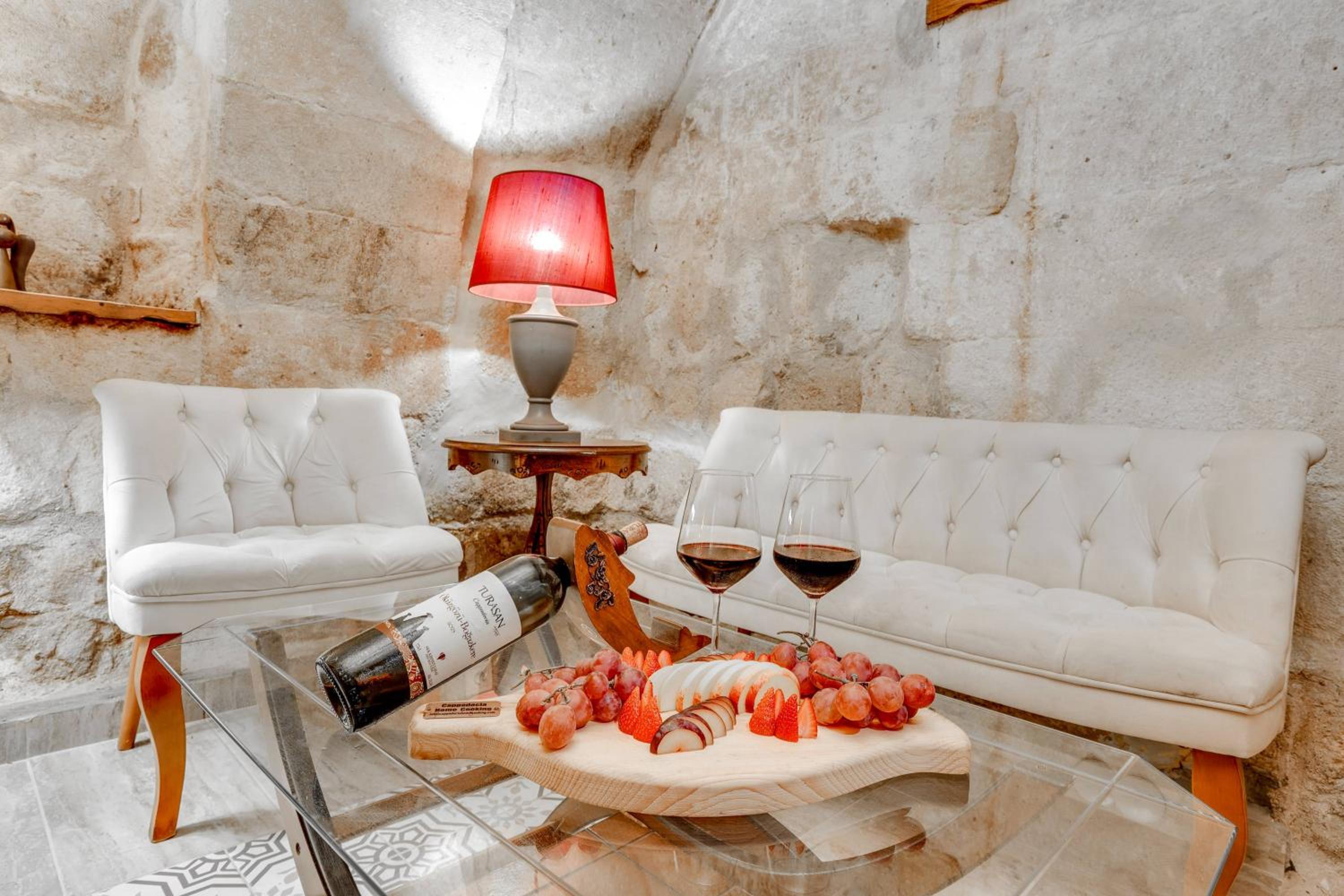 Superior King Suite photo 3