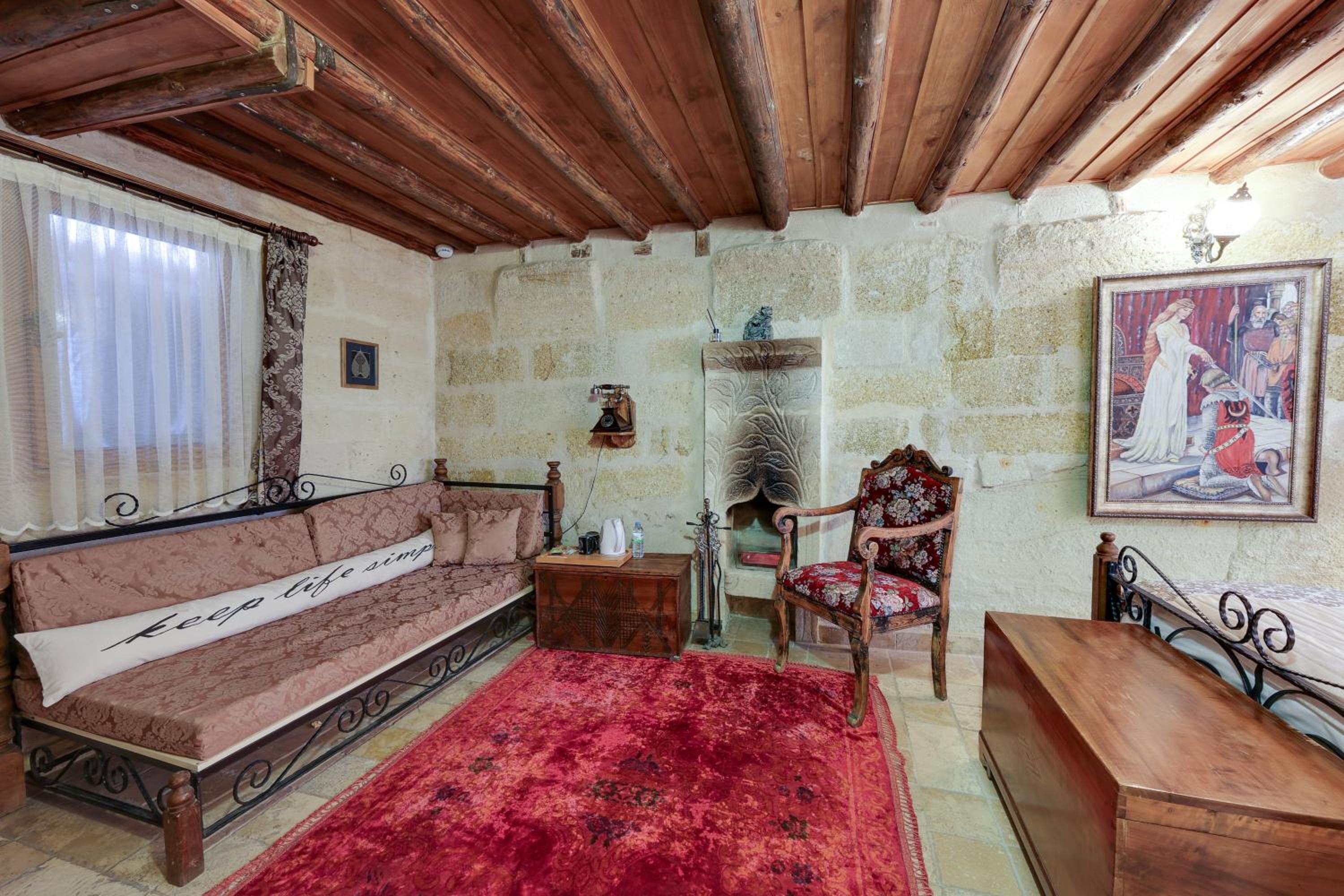 Queen Suite photo 1