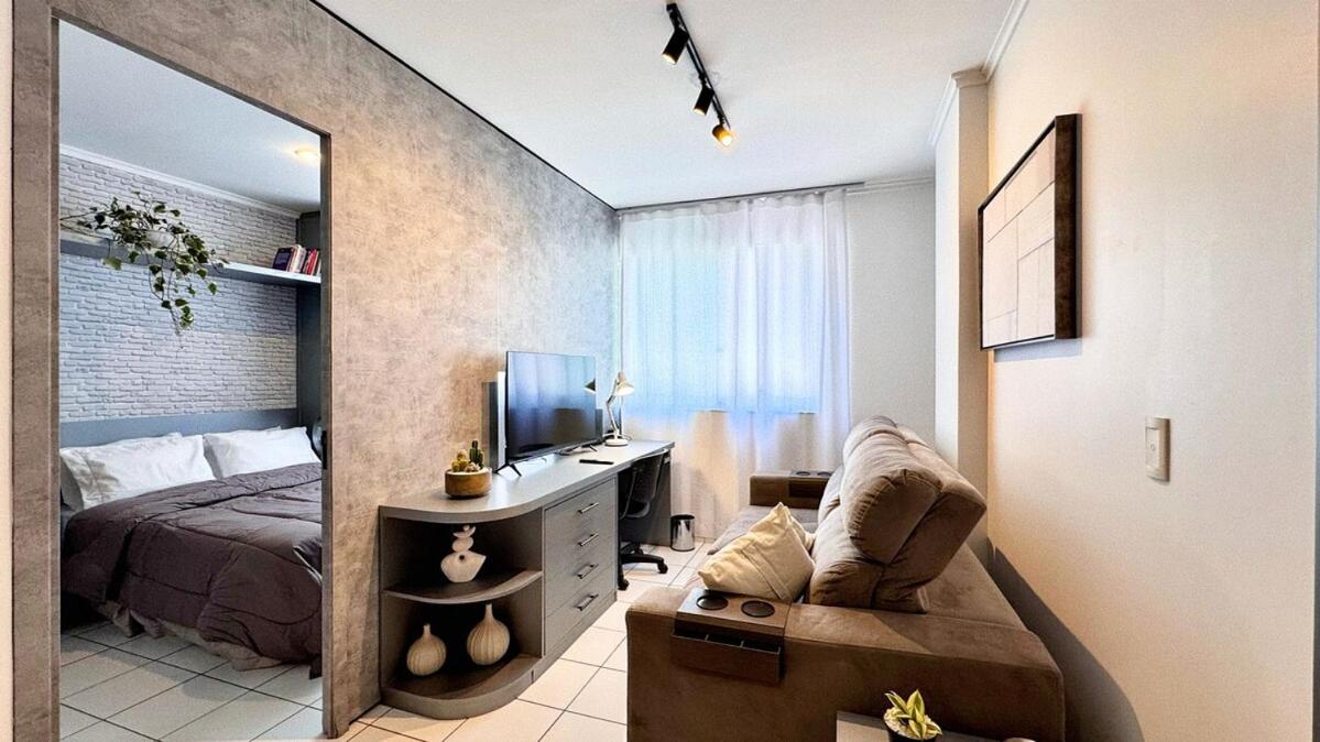 One-Bedroom Apartment photo 1