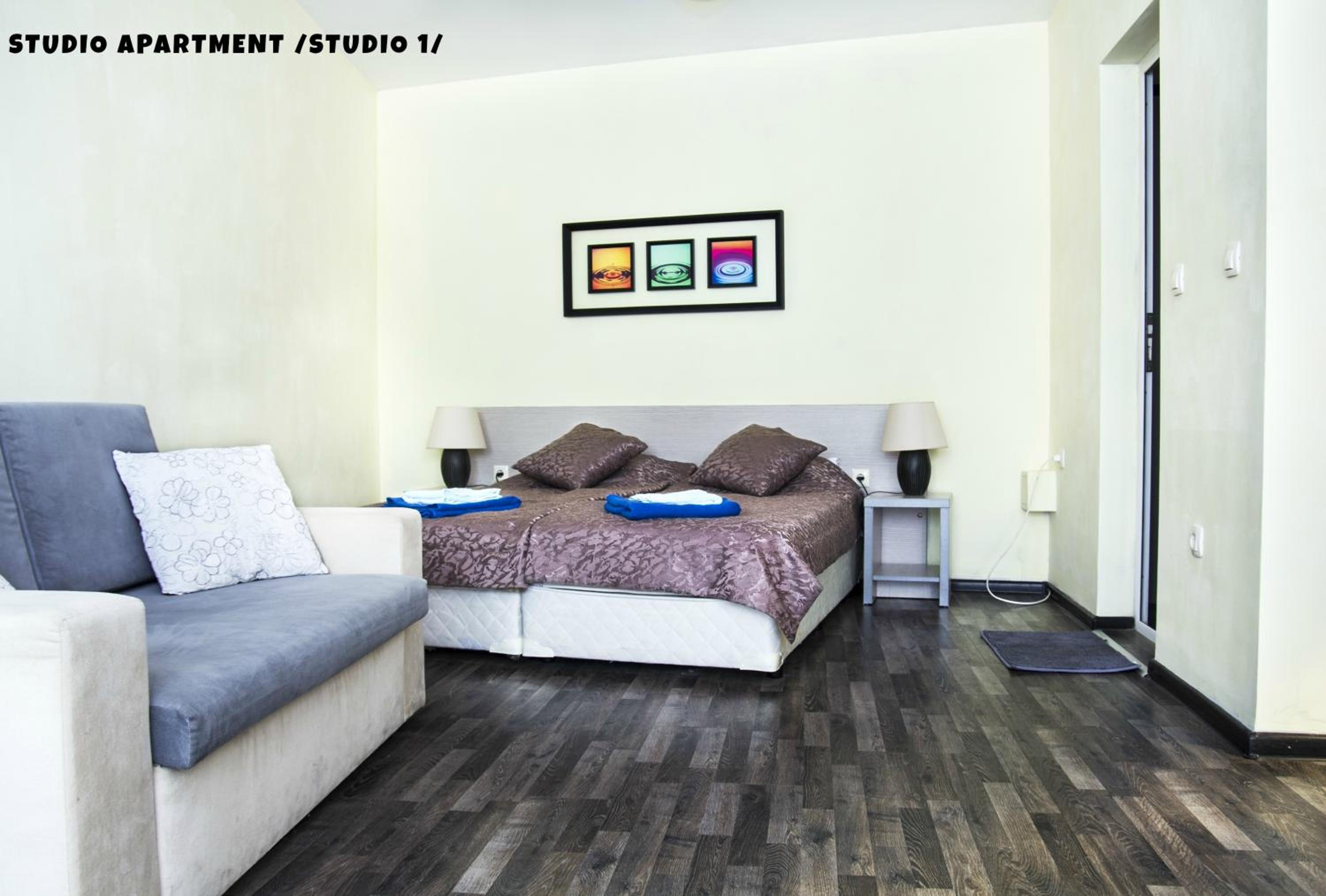 Studio Apartment with Balcony - Ground Floor - Photo 9
