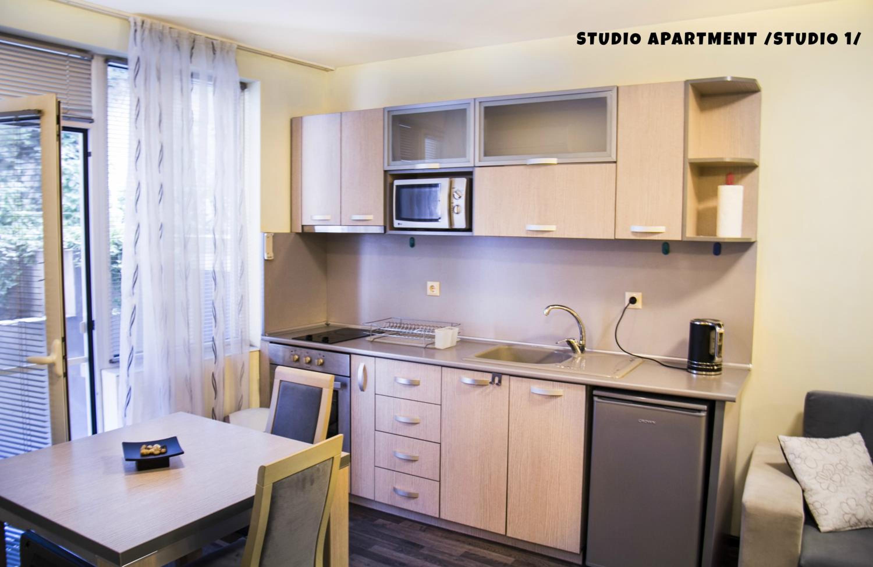 Studio Apartment with Balcony - Ground Floor - Photo 10