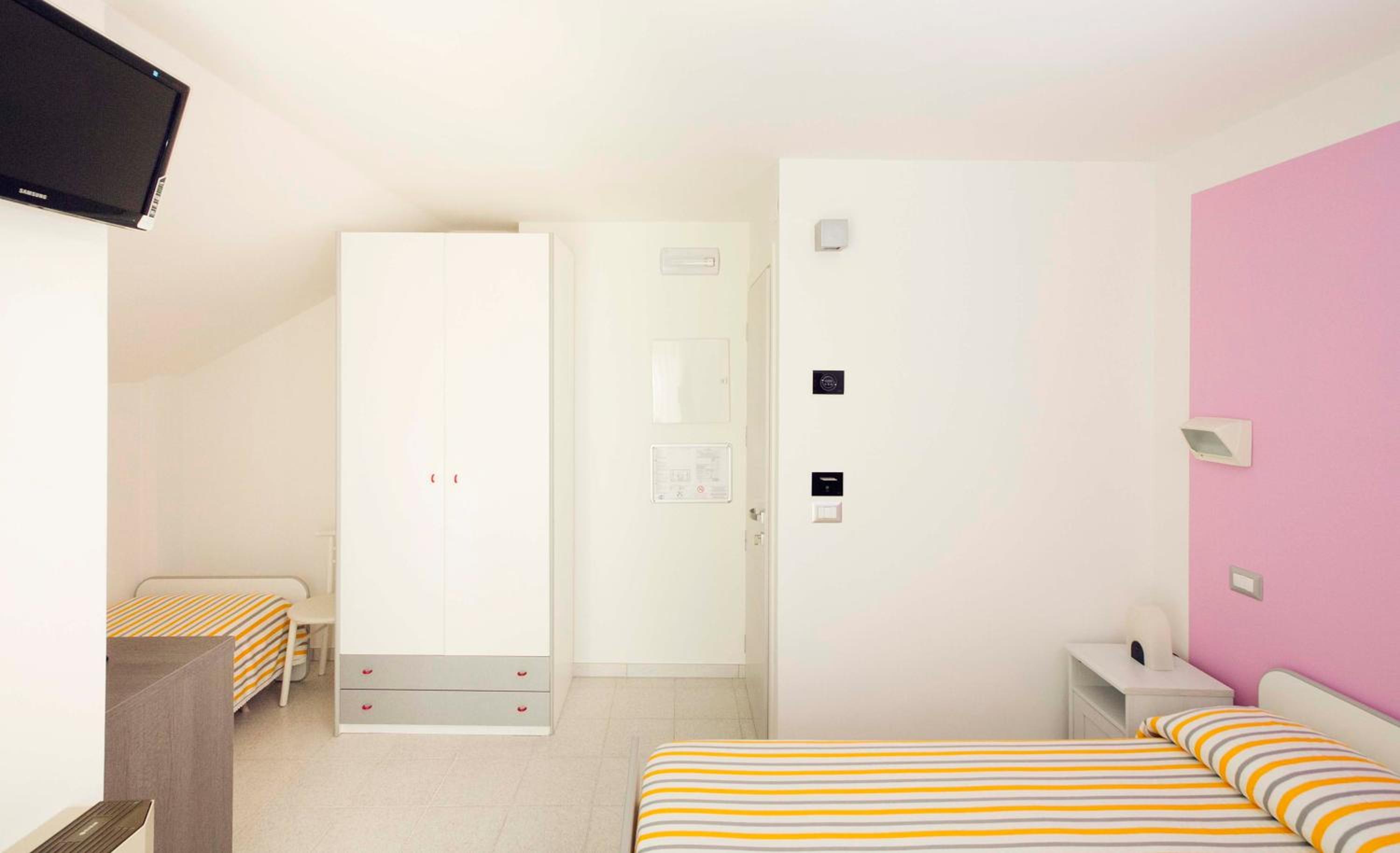 Triple Room with Lateral Sea View