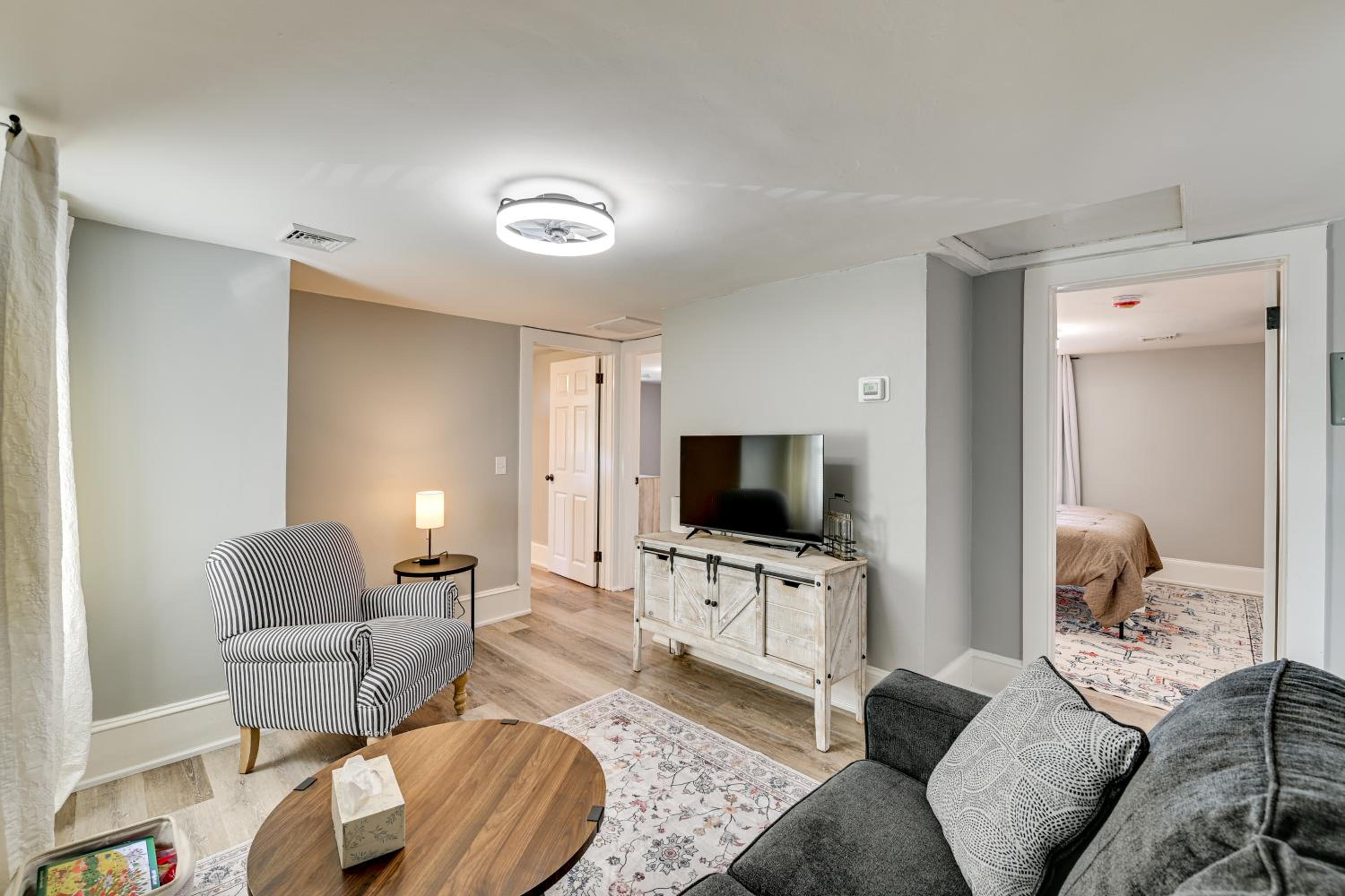 Apartment photo 2
