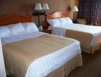 2 Queen Beds, Non-Smoking - Photo 1