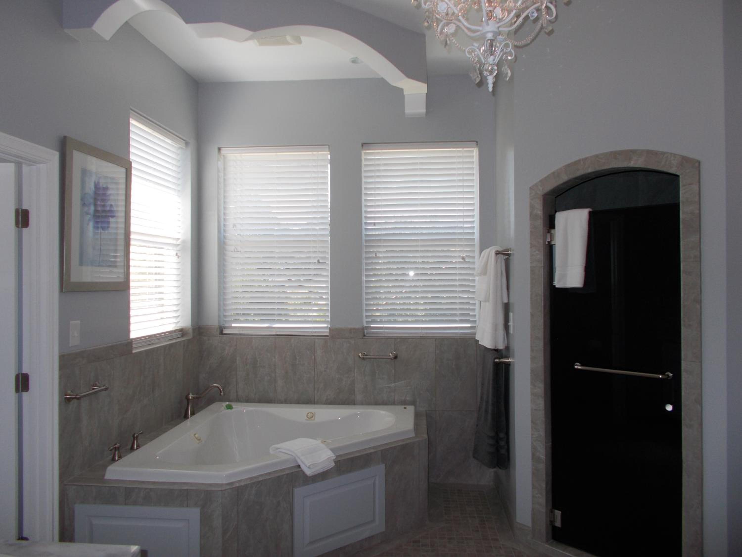 King Suite with Balcony photo 2