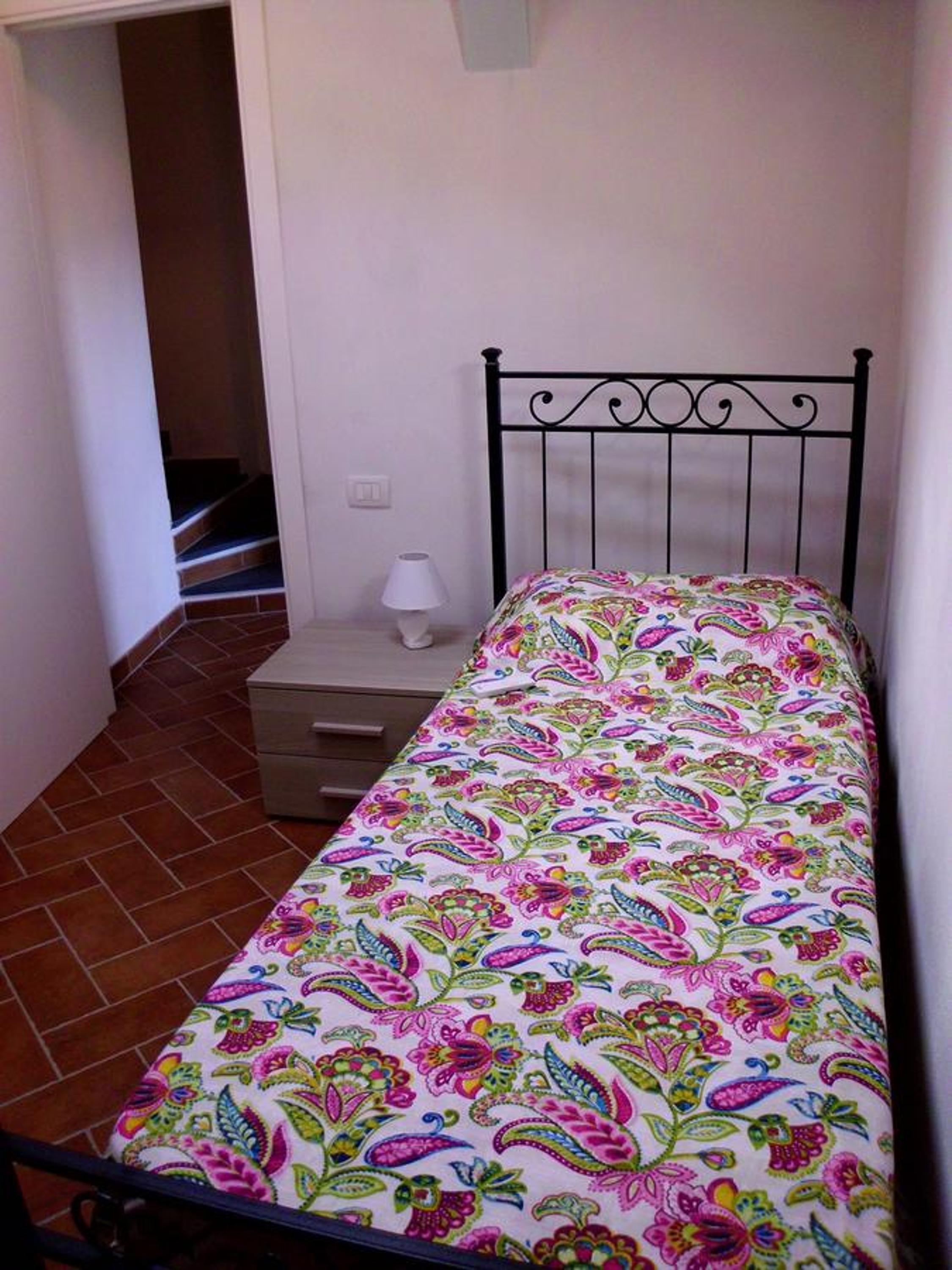 Two-Bedroom House - Photo 1