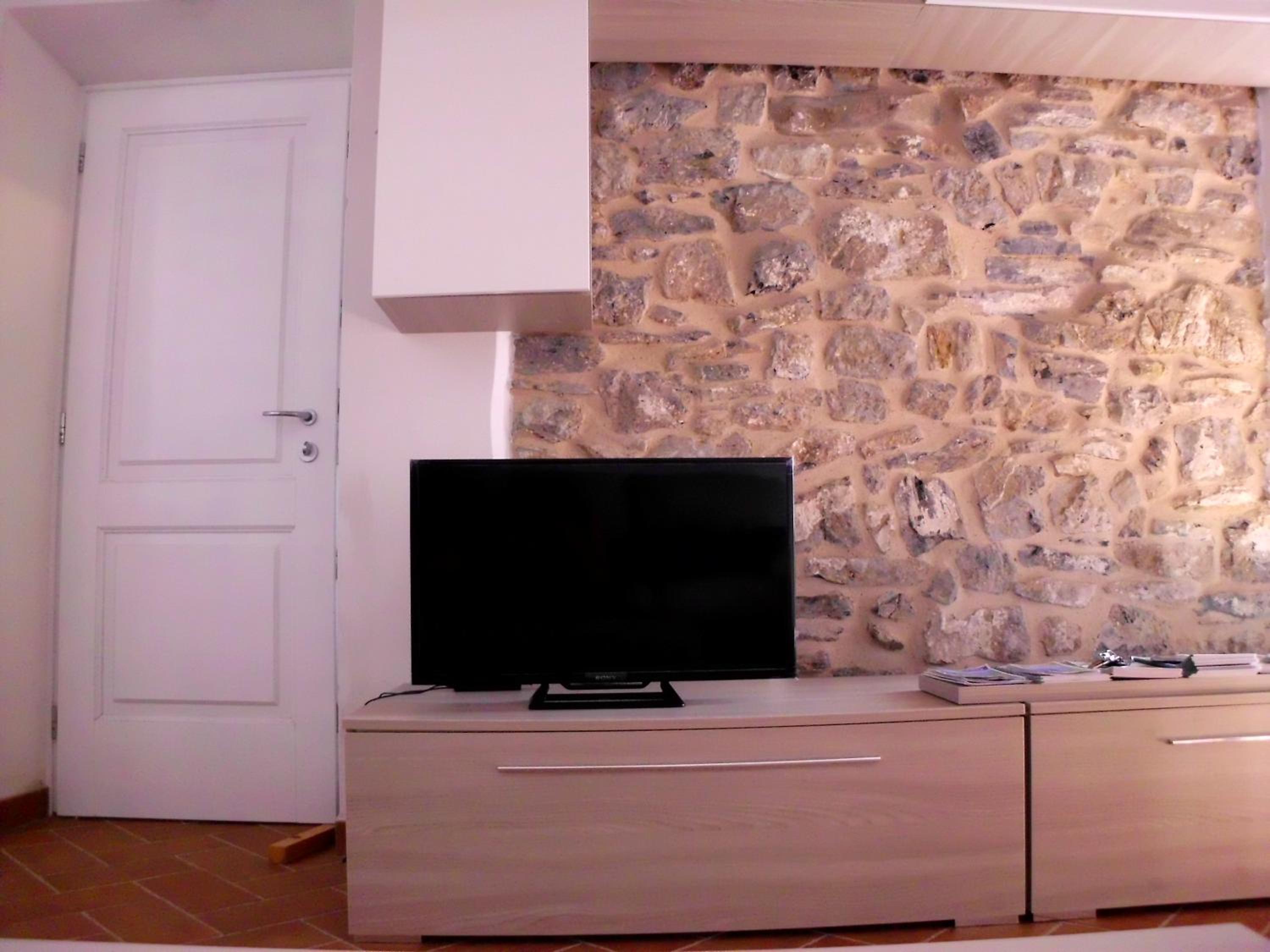 Two-Bedroom House - Photo 31
