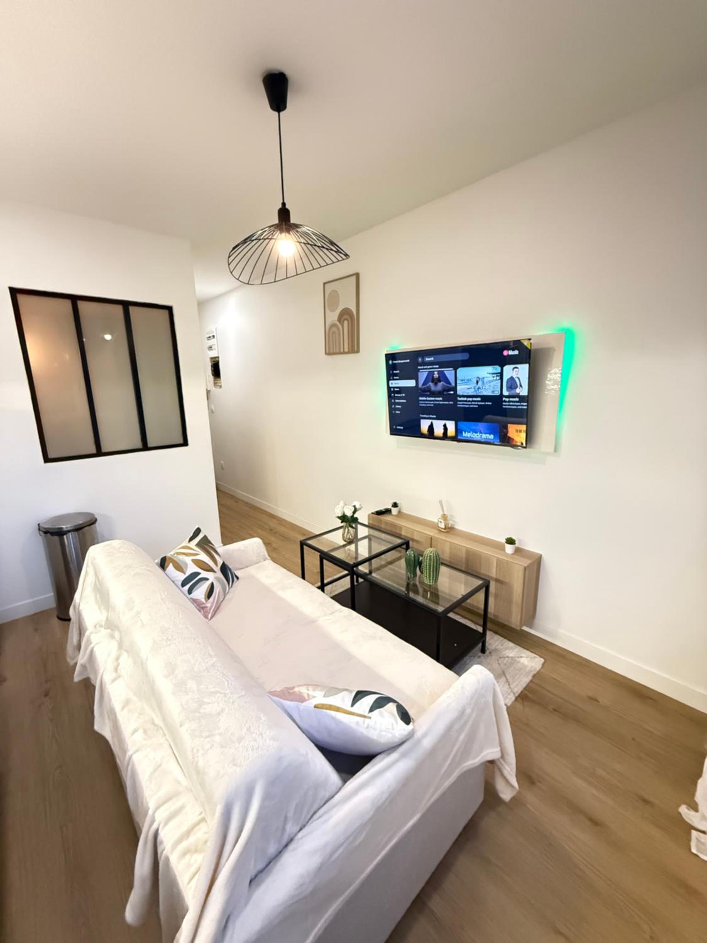 One-Bedroom Apartment