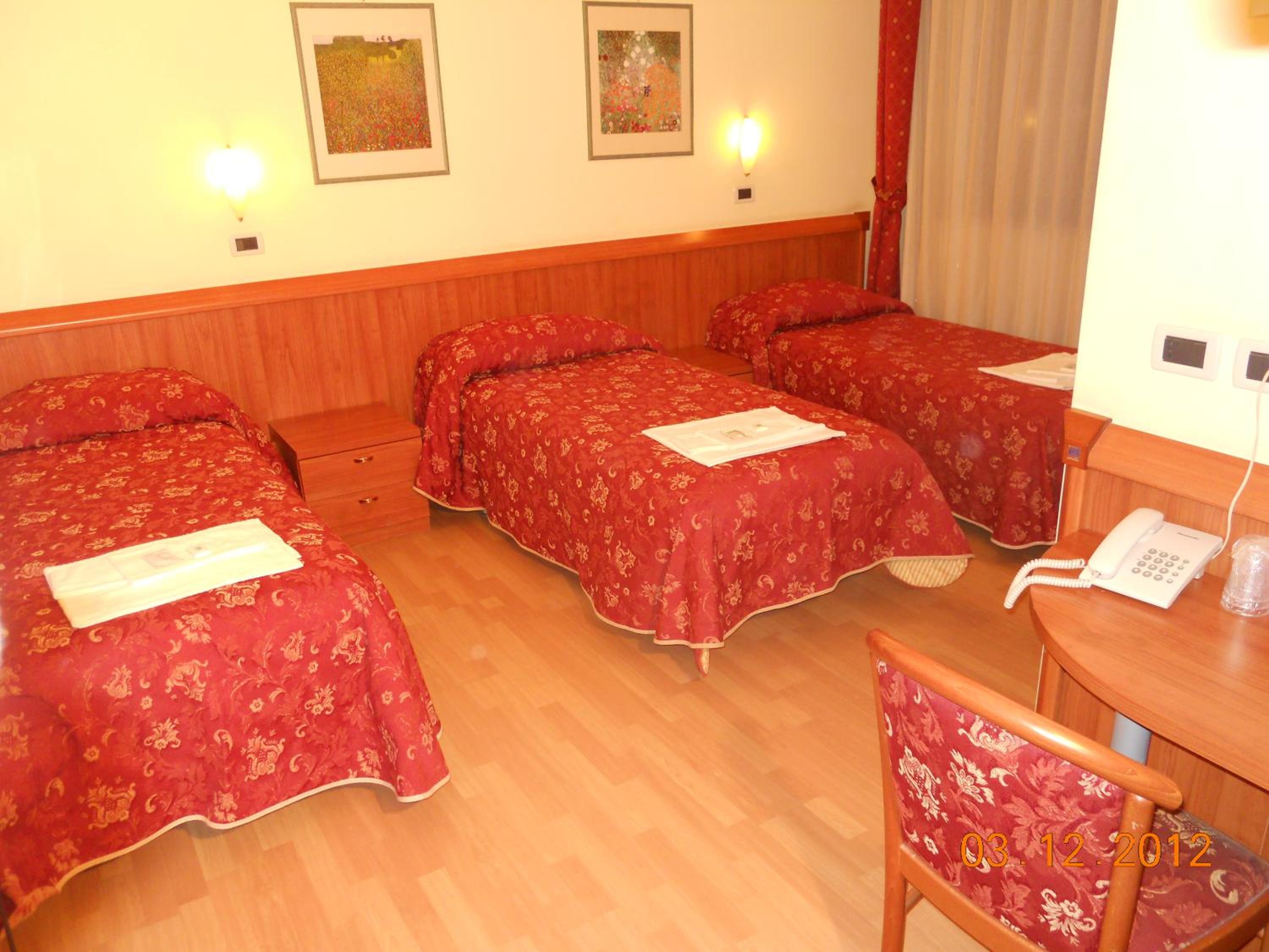 Triple Room - Photo 1