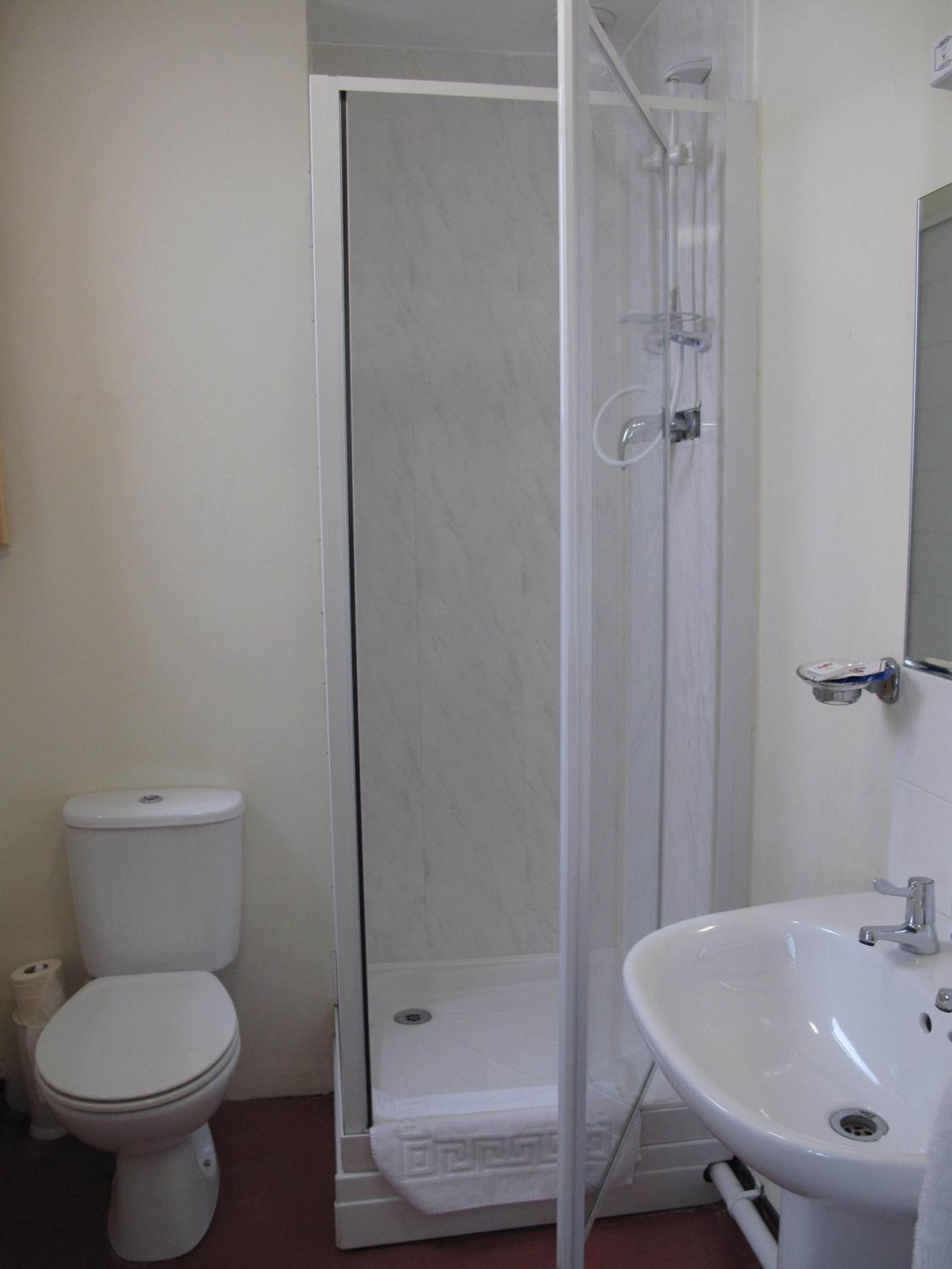 Double Room - Photo 5