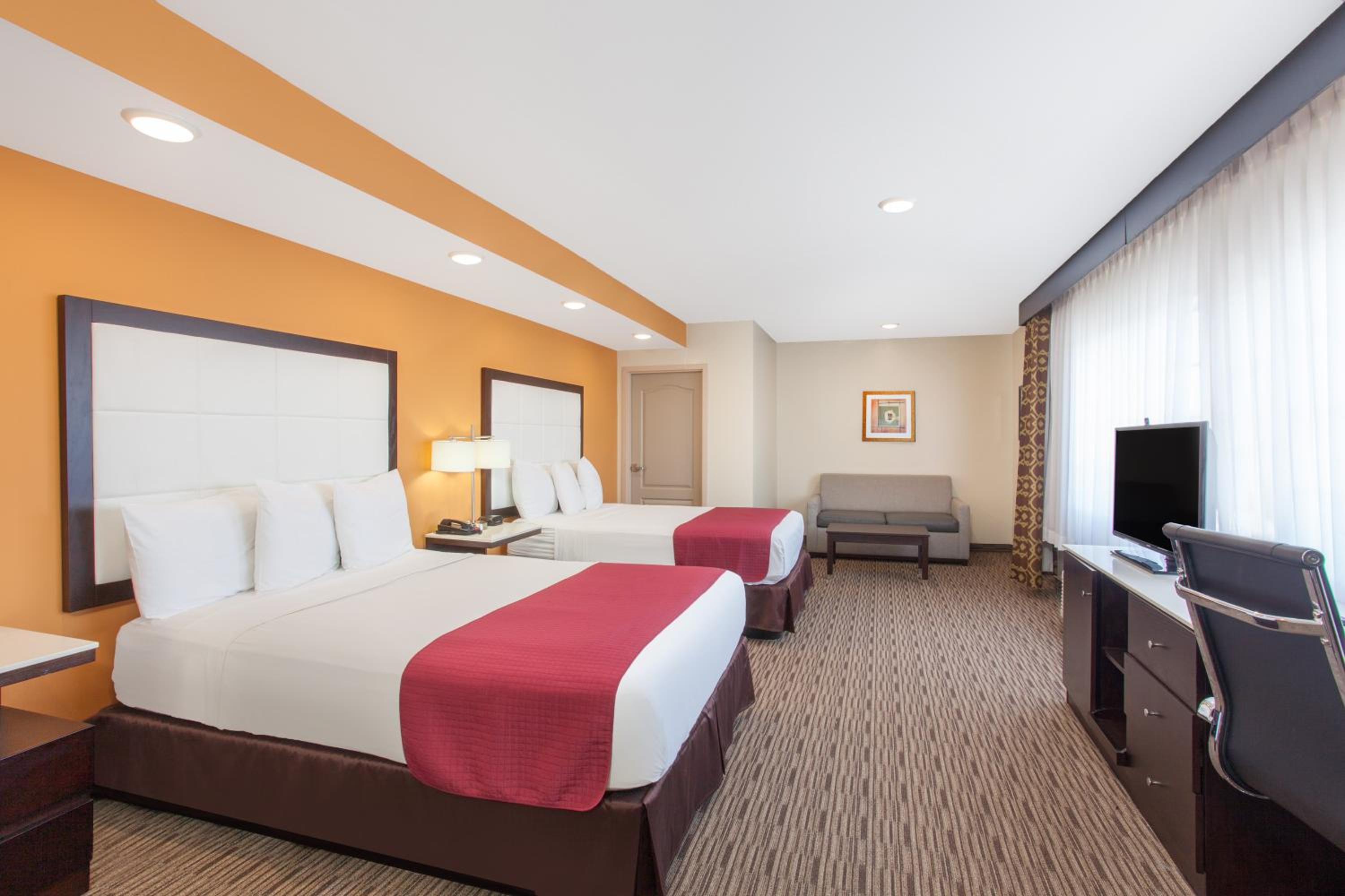 Double Room with Two Double Beds - Non-Smoking photo 3