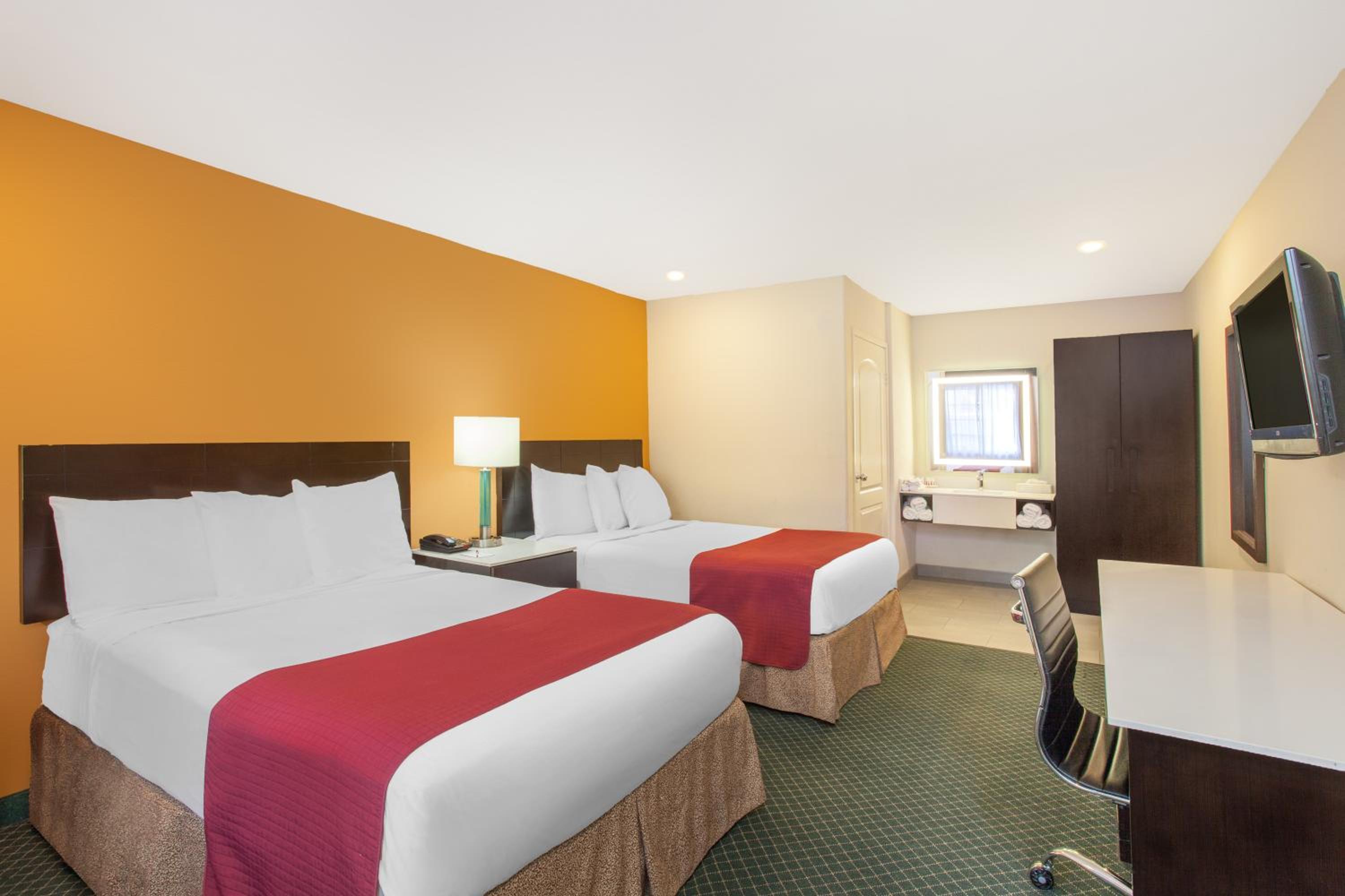 Double Room with Two Double Beds - Non-Smoking photo 2