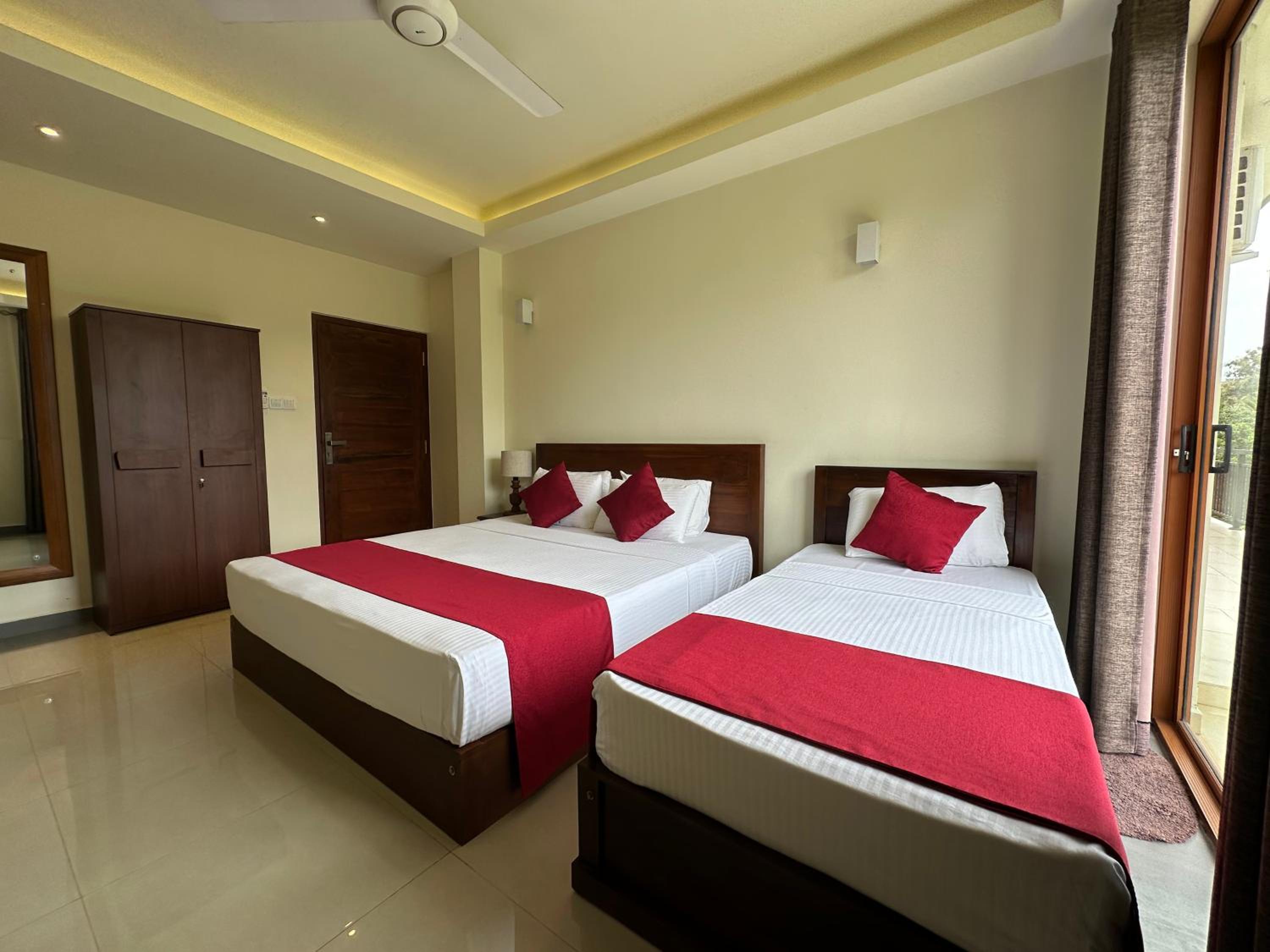 Deluxe Triple Room photo 3