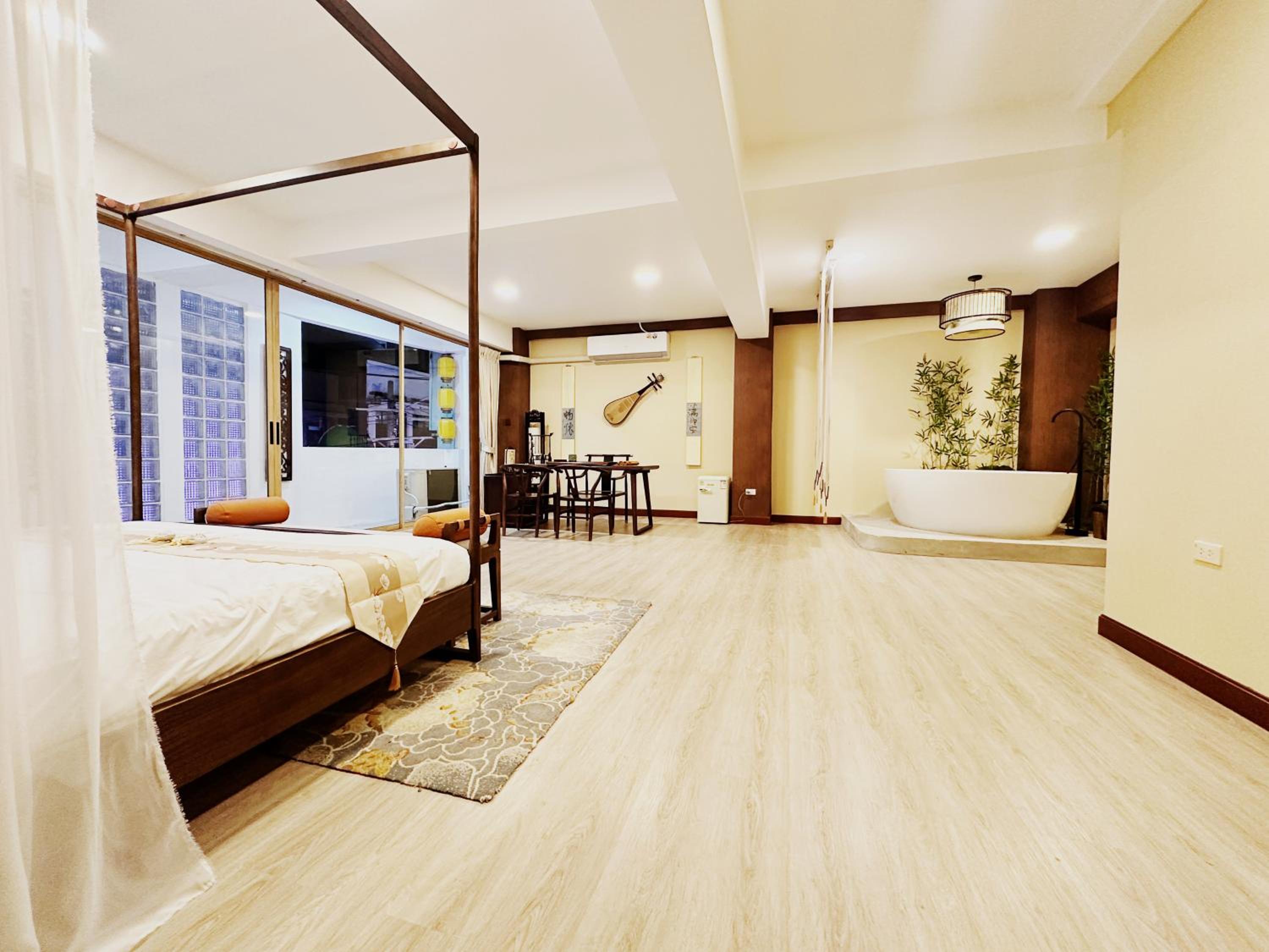 King Room with Balcony