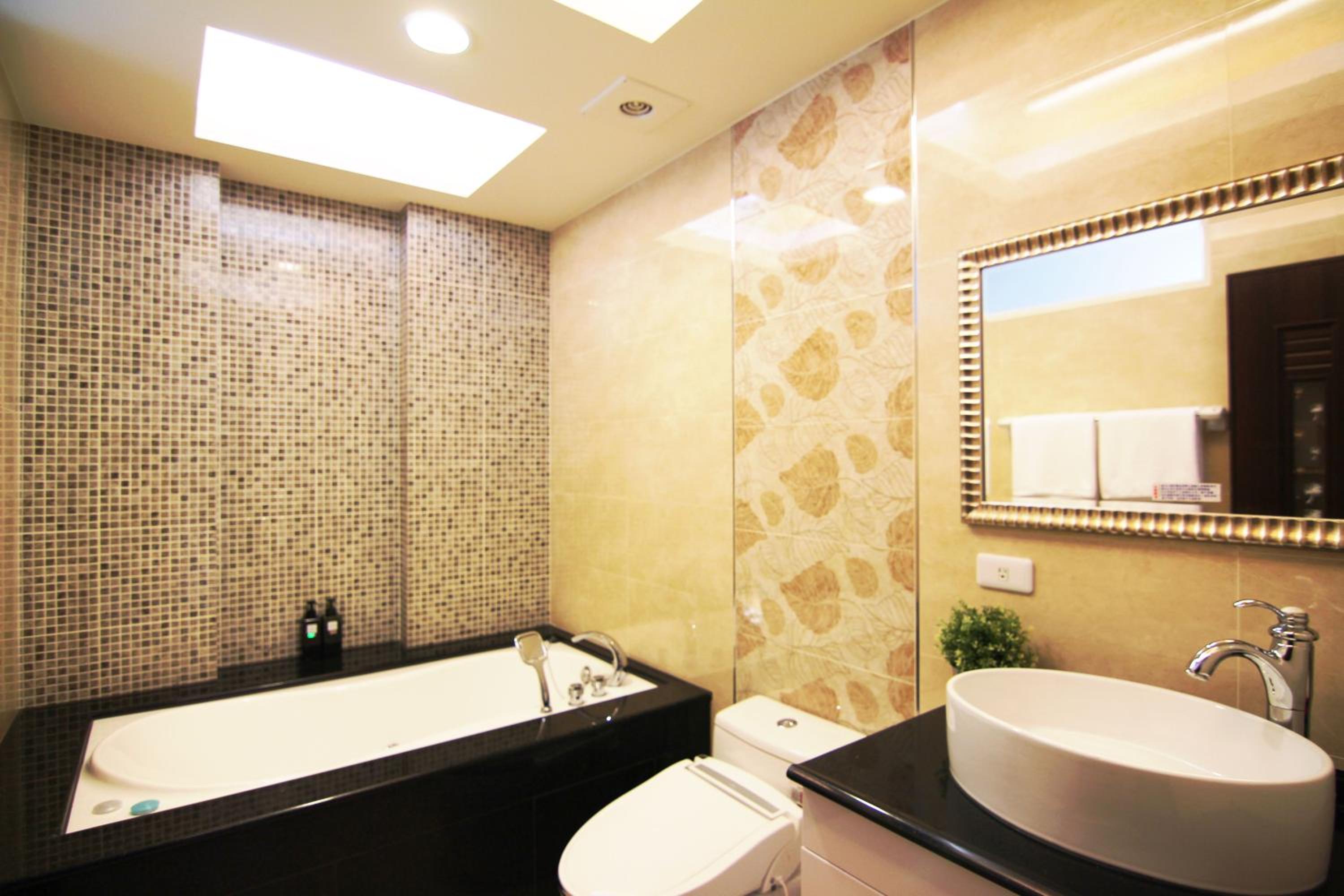 Quadruple Room with Bath photo 3