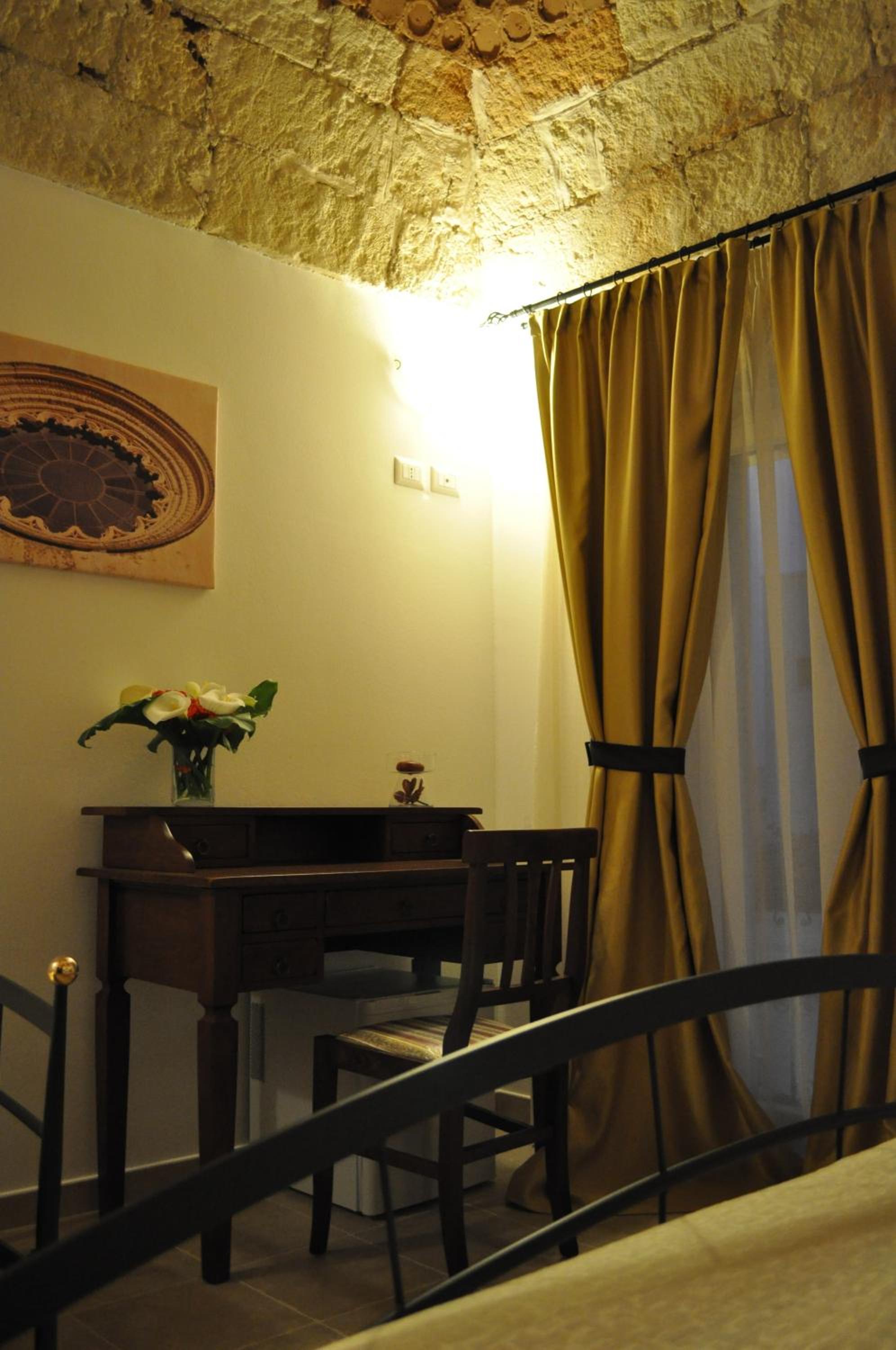 Double Room with Extra Bed (3 Adults) photo 1