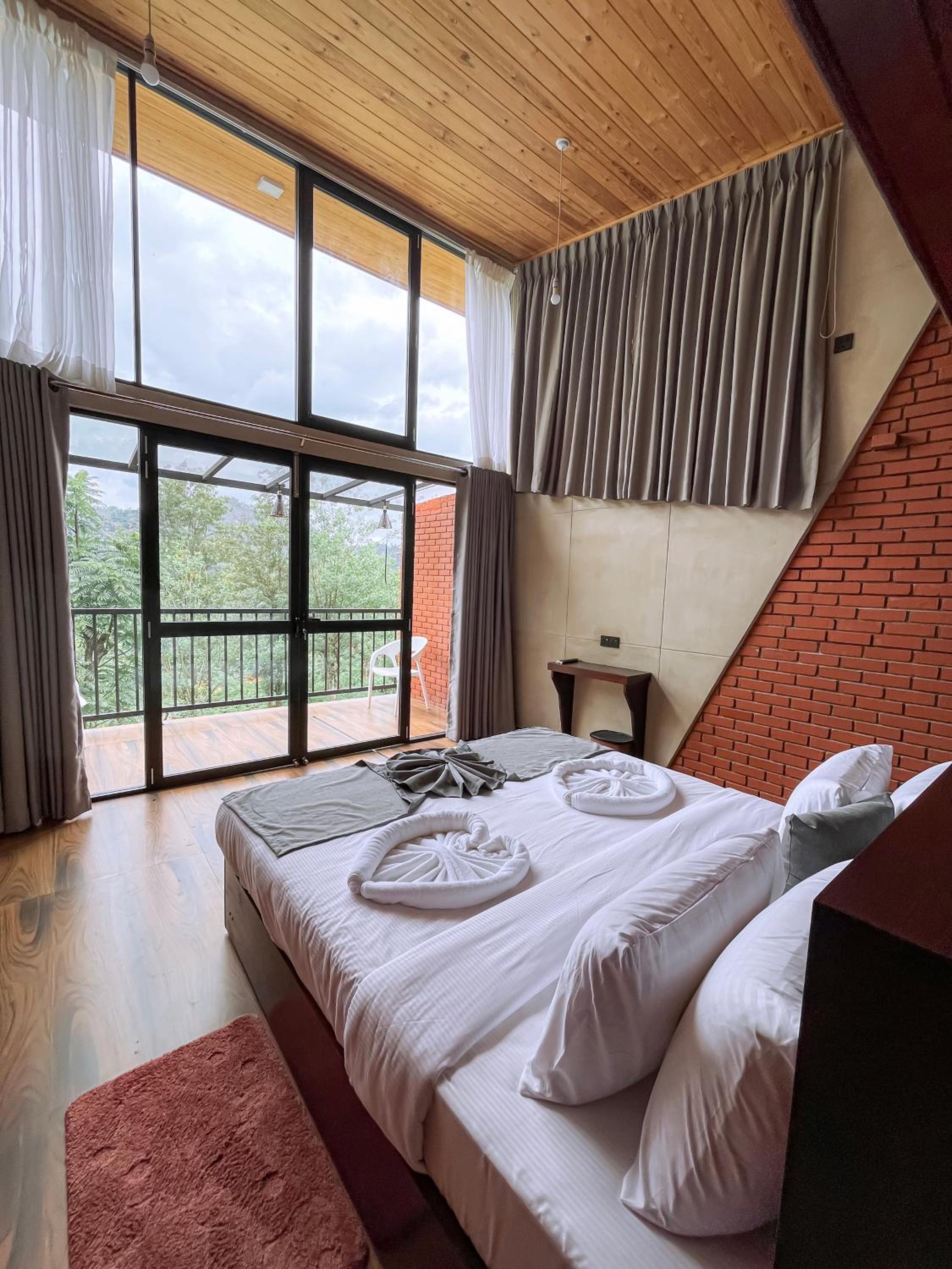Deluxe Double Room with Balcony
