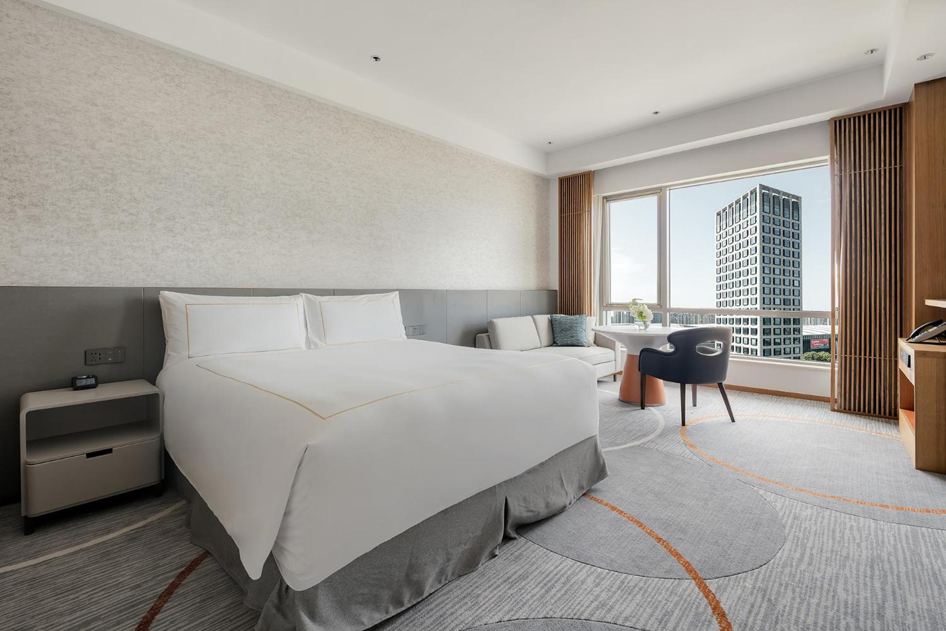 Classic King Room - High Floor - Photo 4