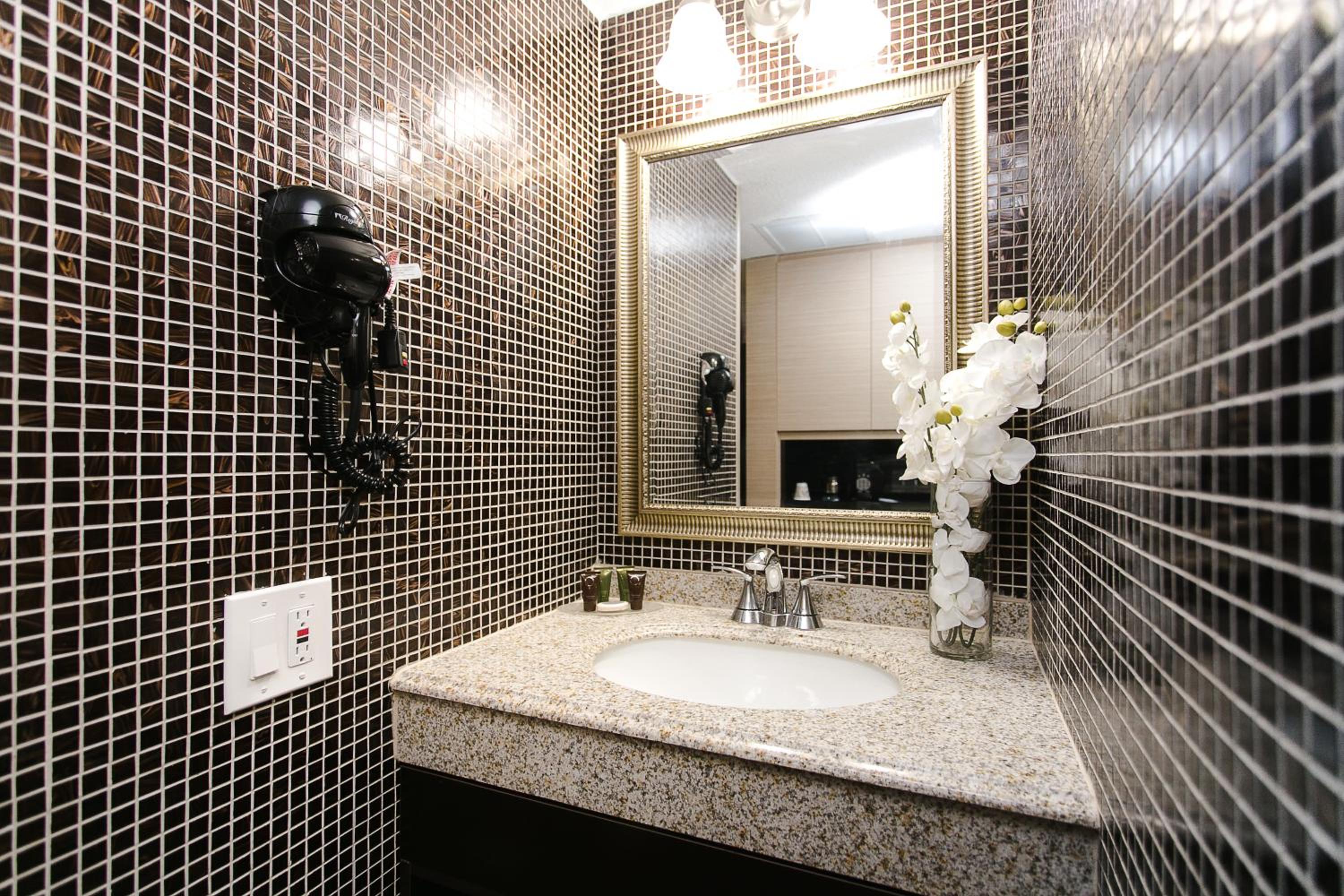 Deluxe Queen Room photo 2