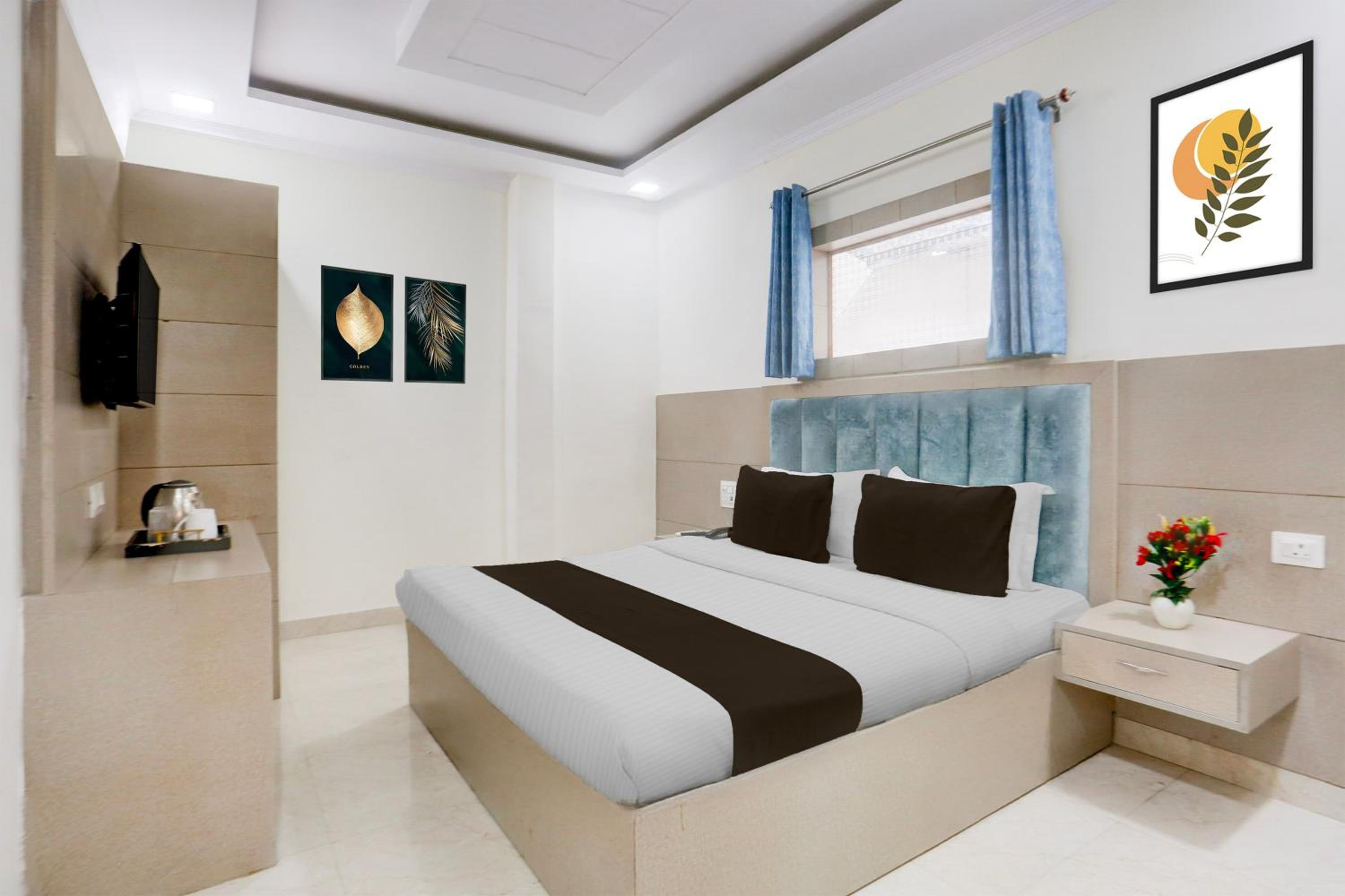 Triple Room with Bath photo 3