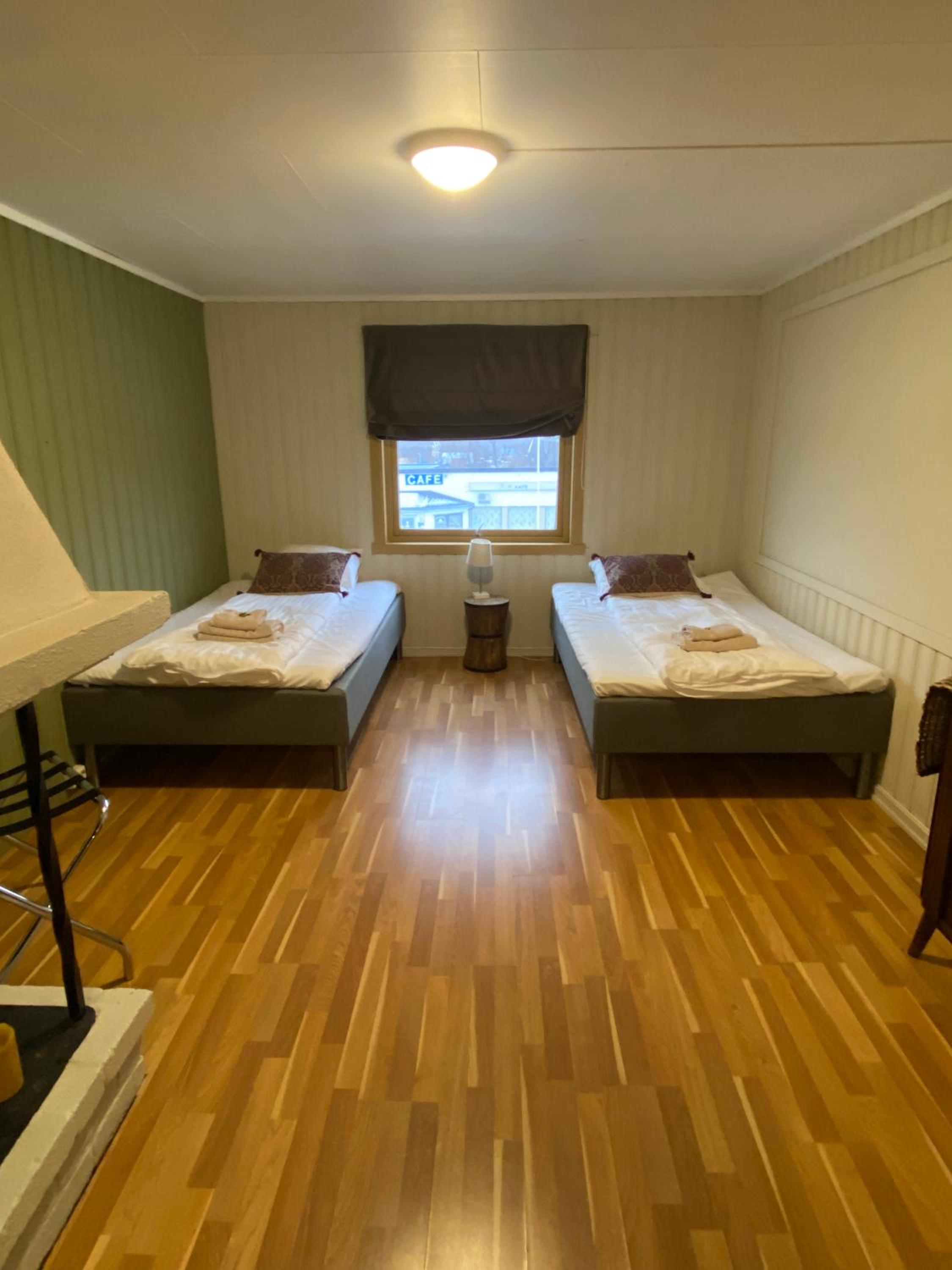 Budget Double Room - Photo 6
