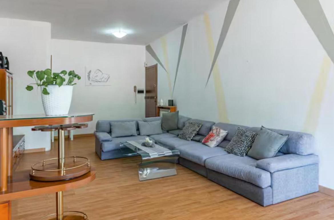 Three-Bedroom Apartment photo 1