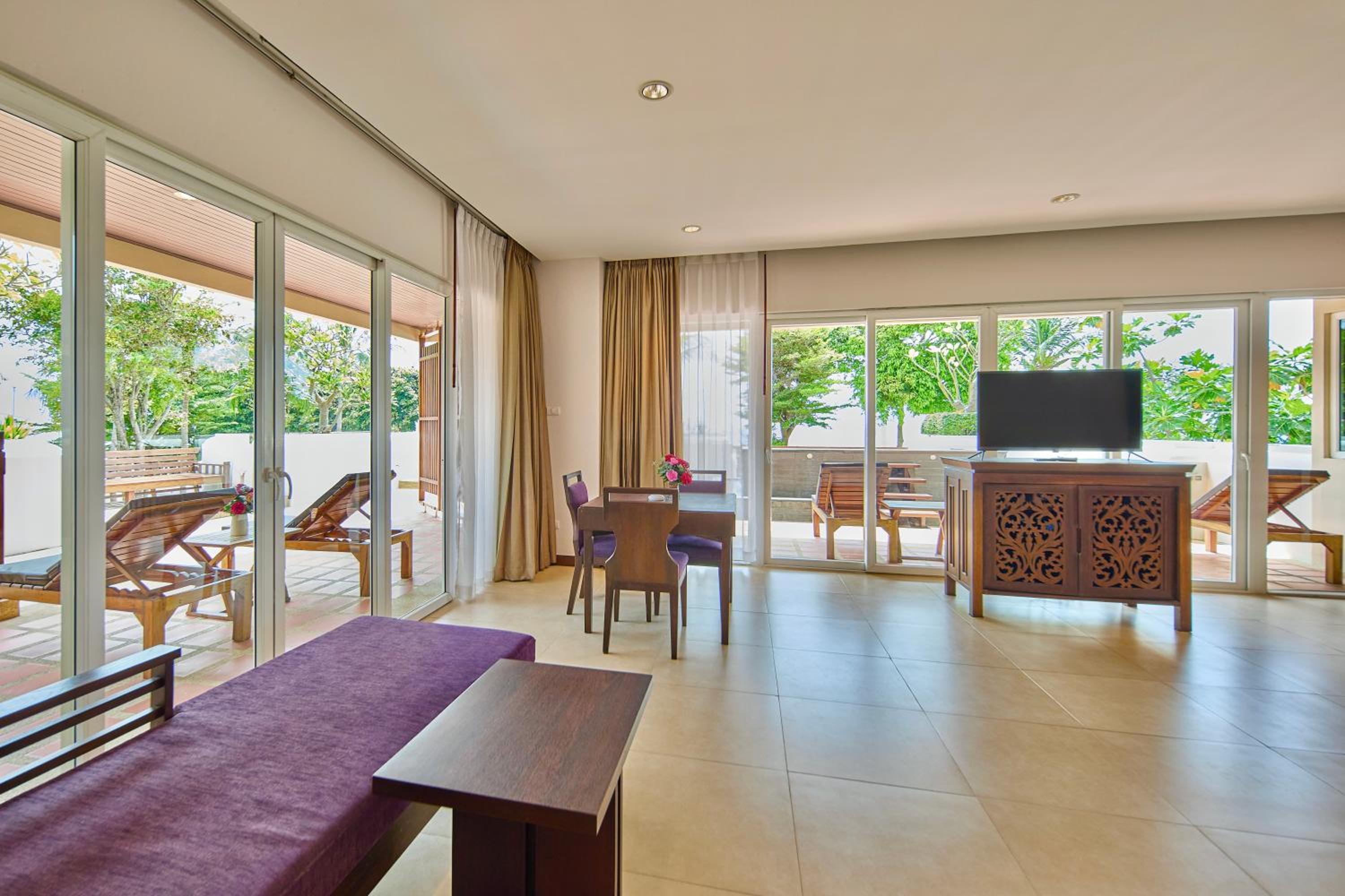 Beachfront Suite