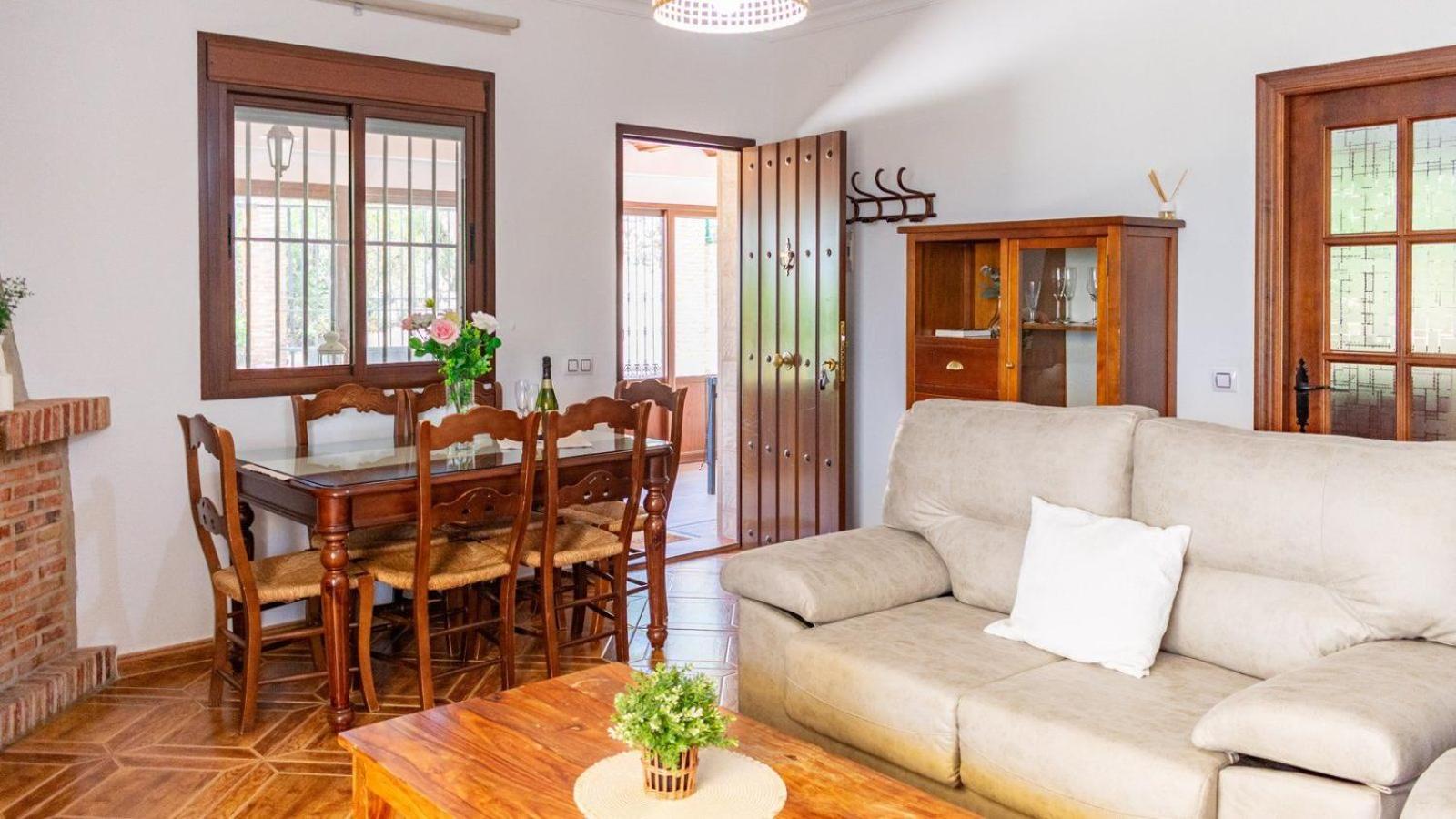 Three-Bedroom House photo 2