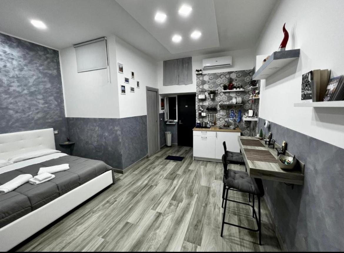 Deluxe Queen Studio 
