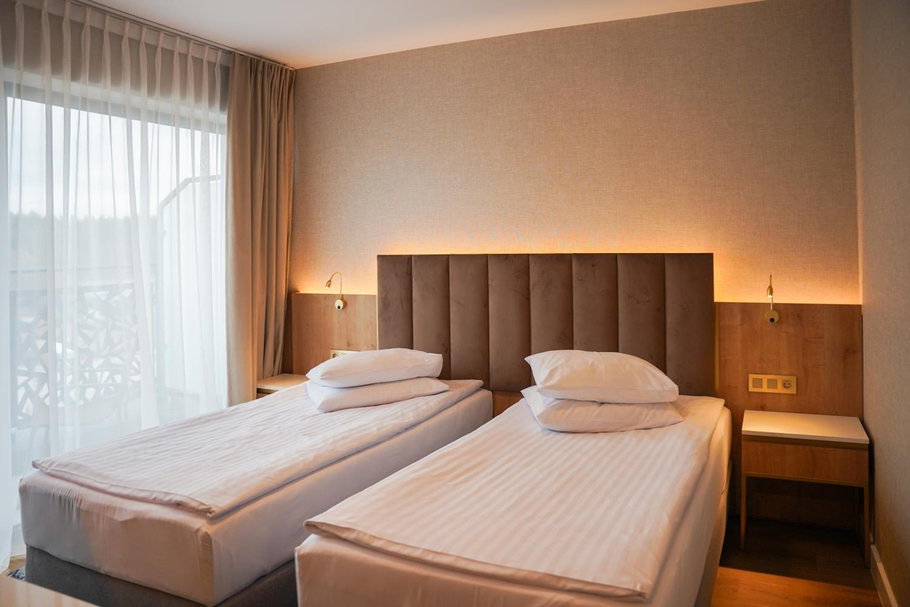 Comfort z widokiem na jezioro i balkonem