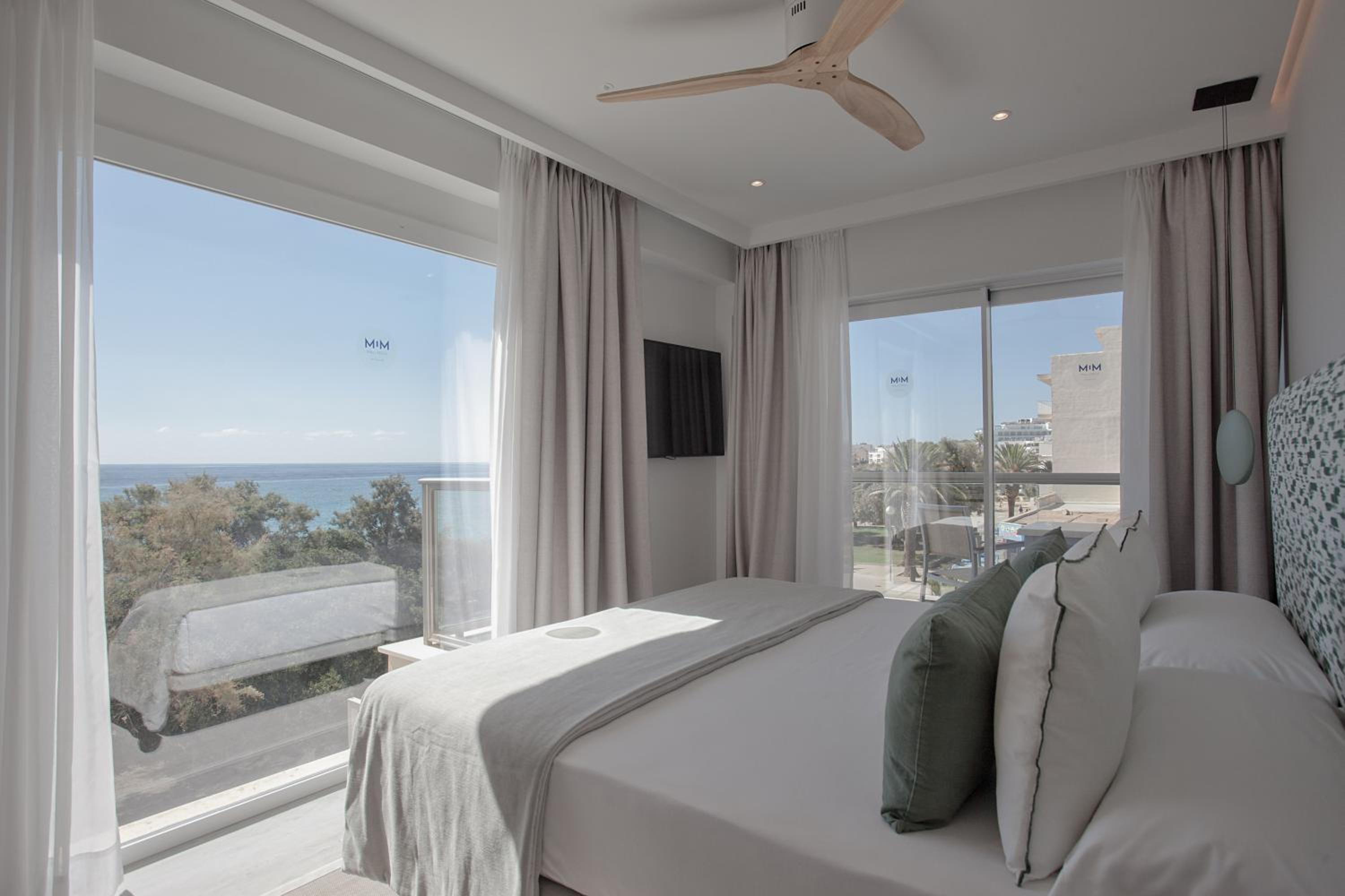 Superior Room Frontal Sea View - Photo 3