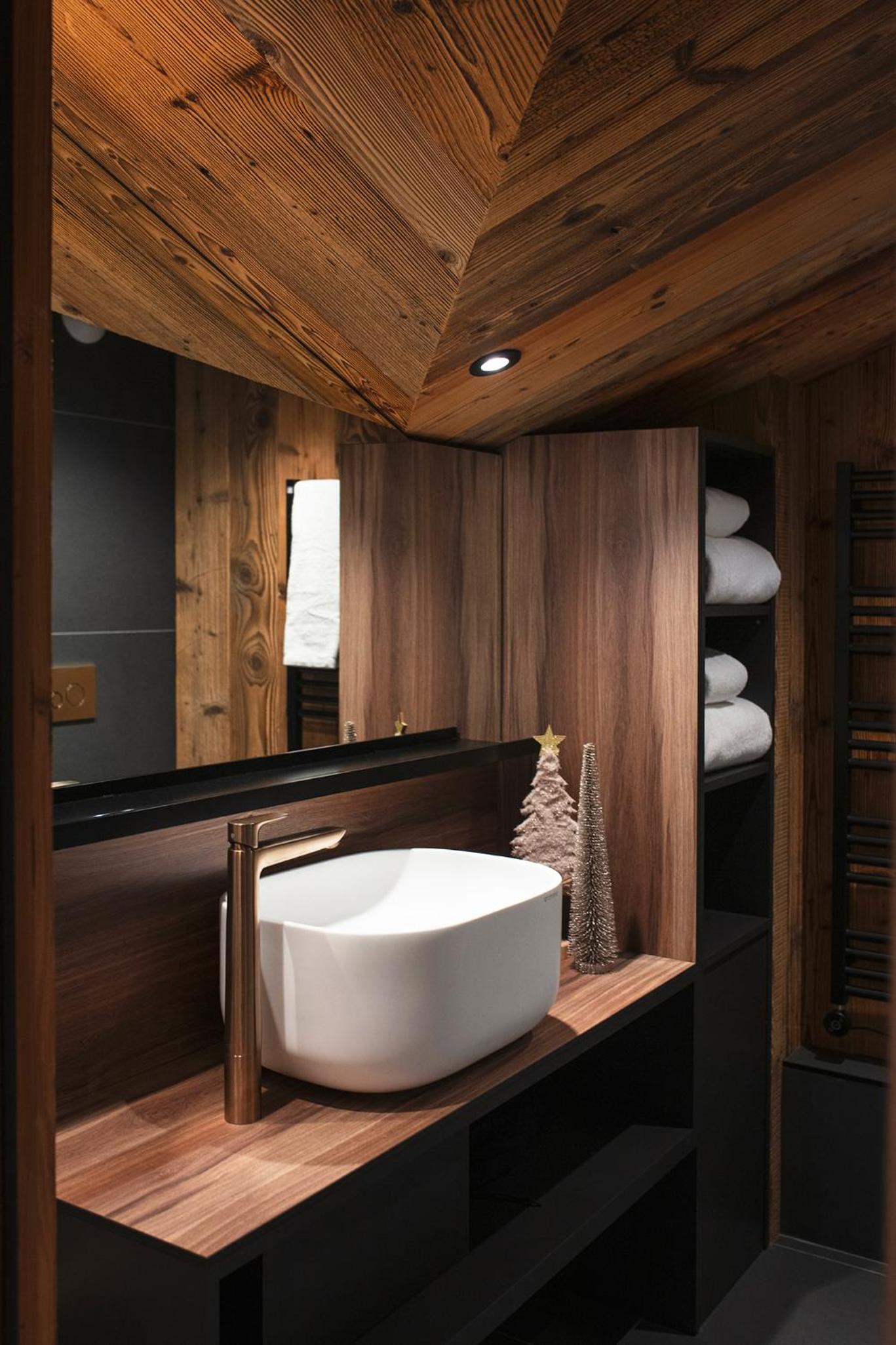Family Suite with Balcony - Photo 3