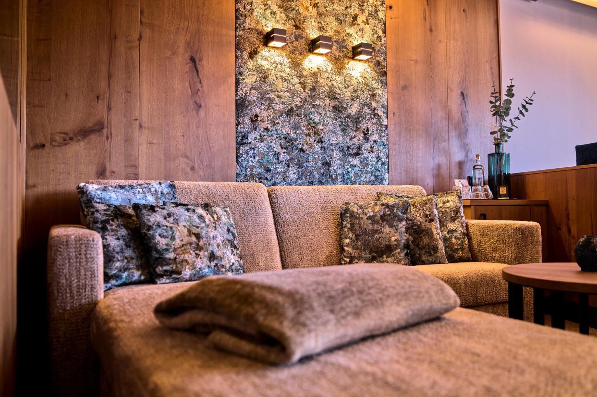 Junior Suite with Balcony photo 3