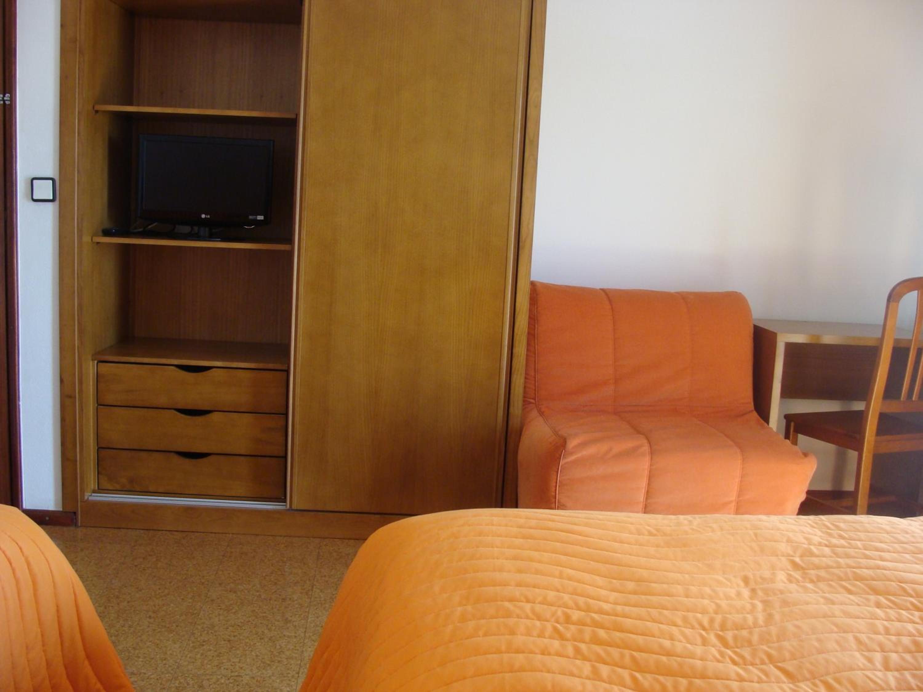 Family Room - Photo 4
