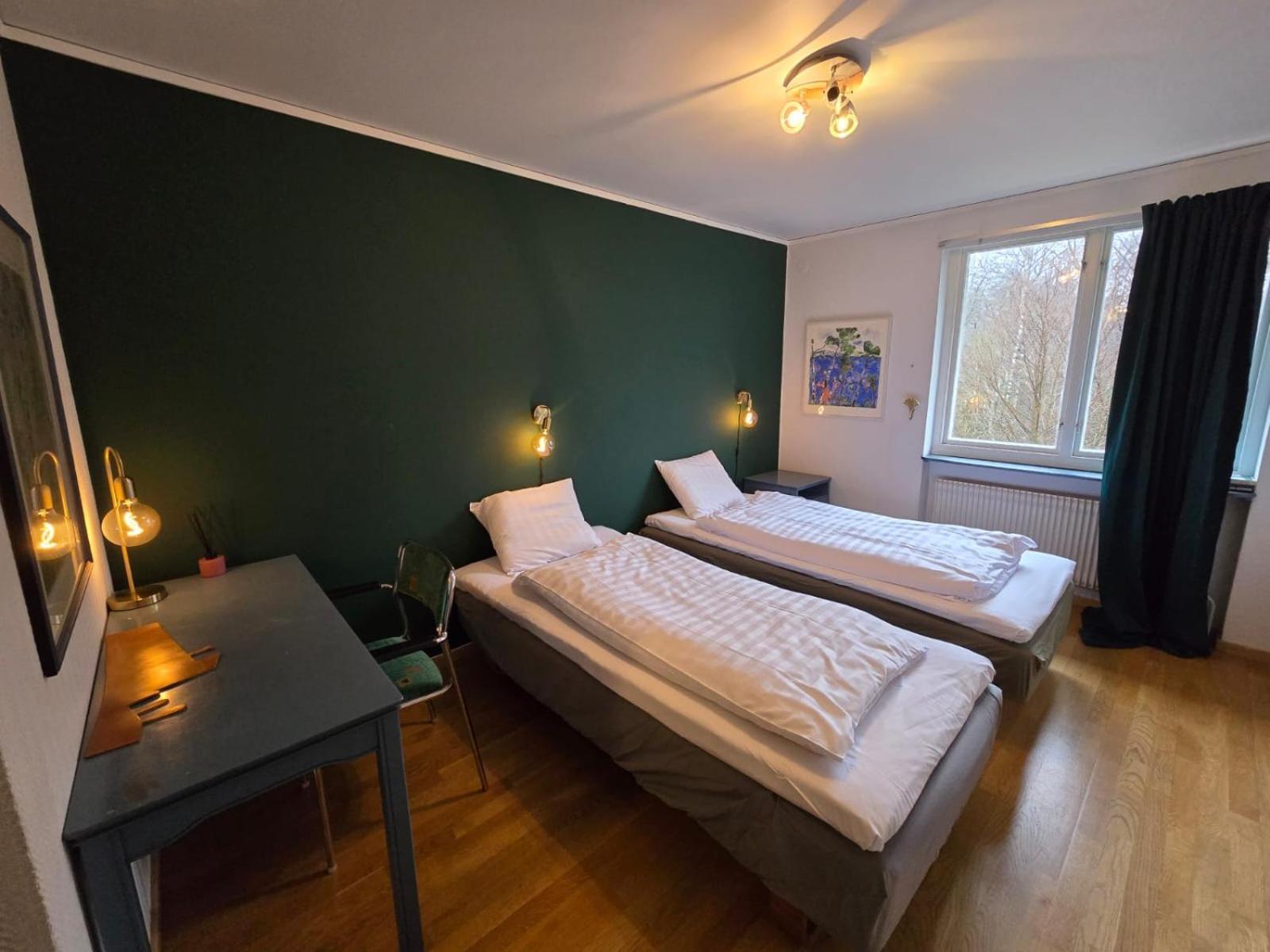 Standard Twin Room - Photo 4