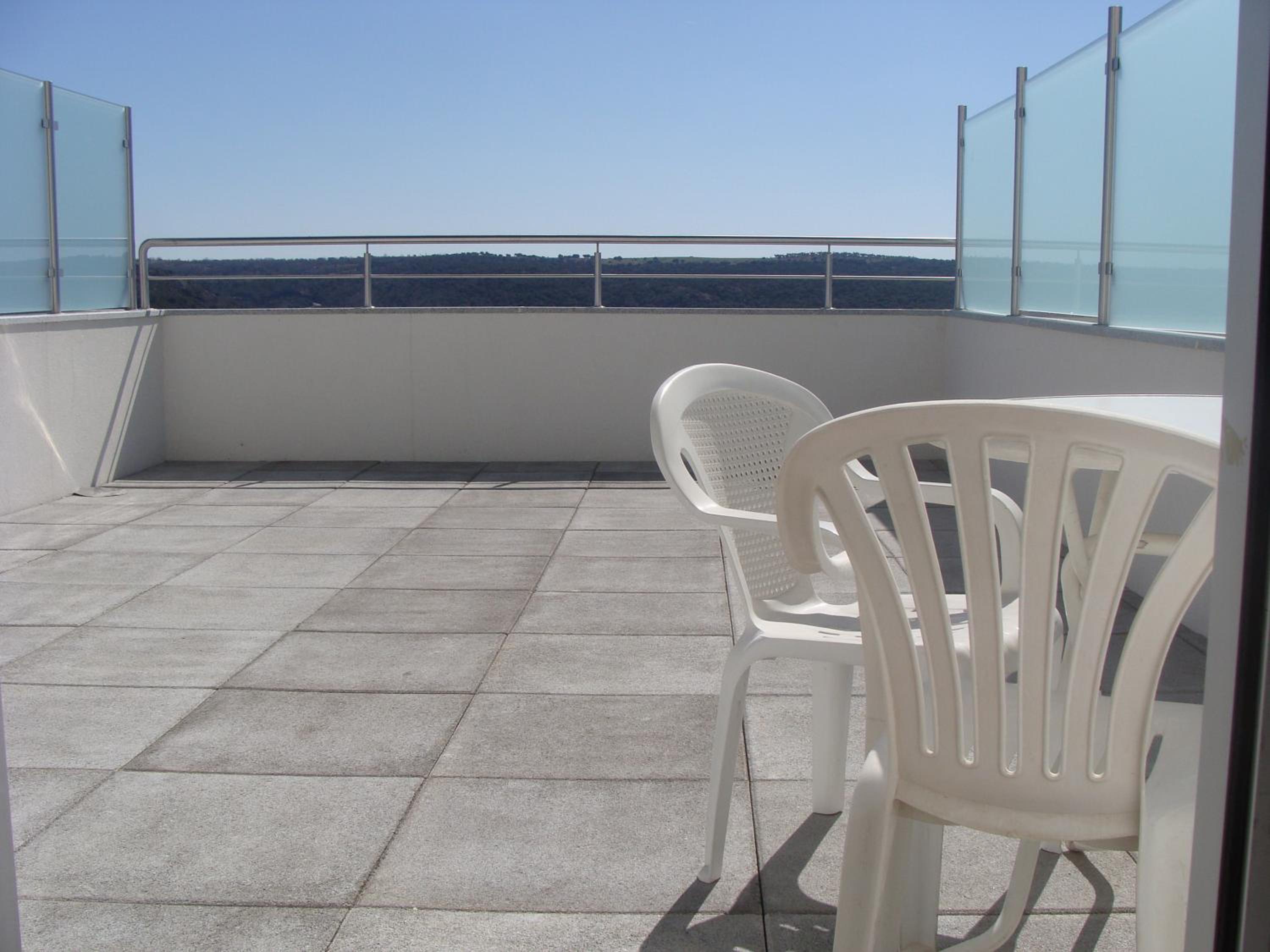 Triple Room with Lake View - Photo 3