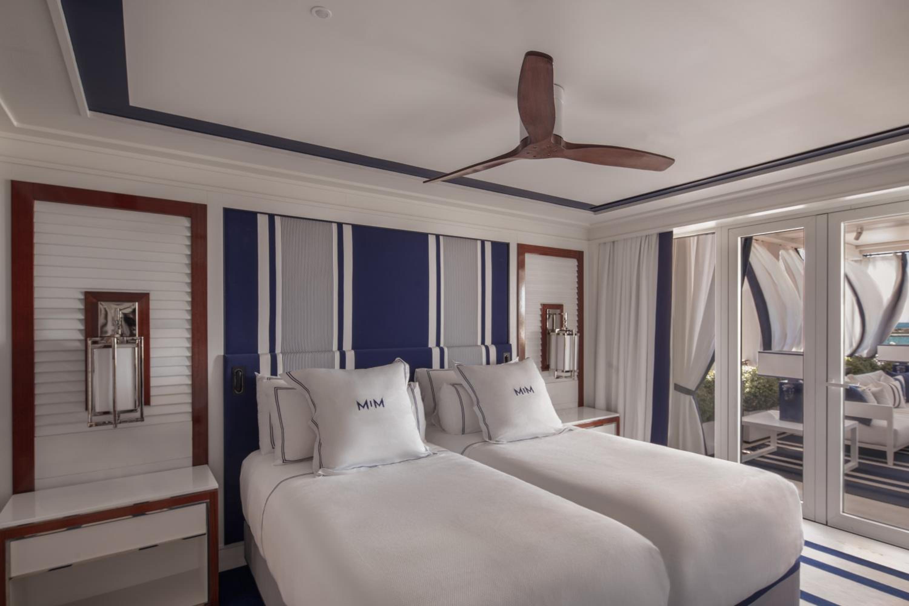 Junior Suite with Terrace Sea View