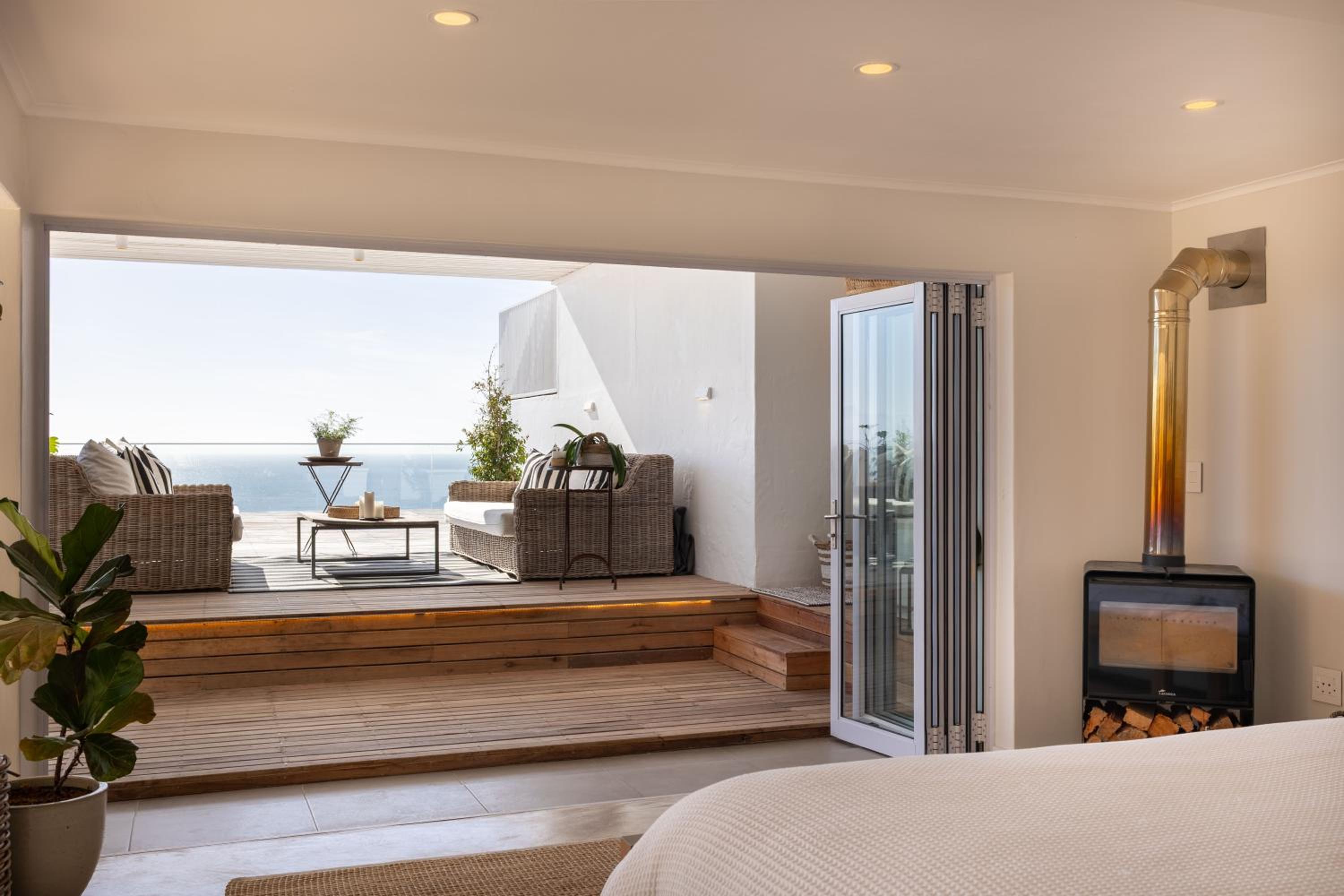 Penthouse Honeymoon Suite with Sea View