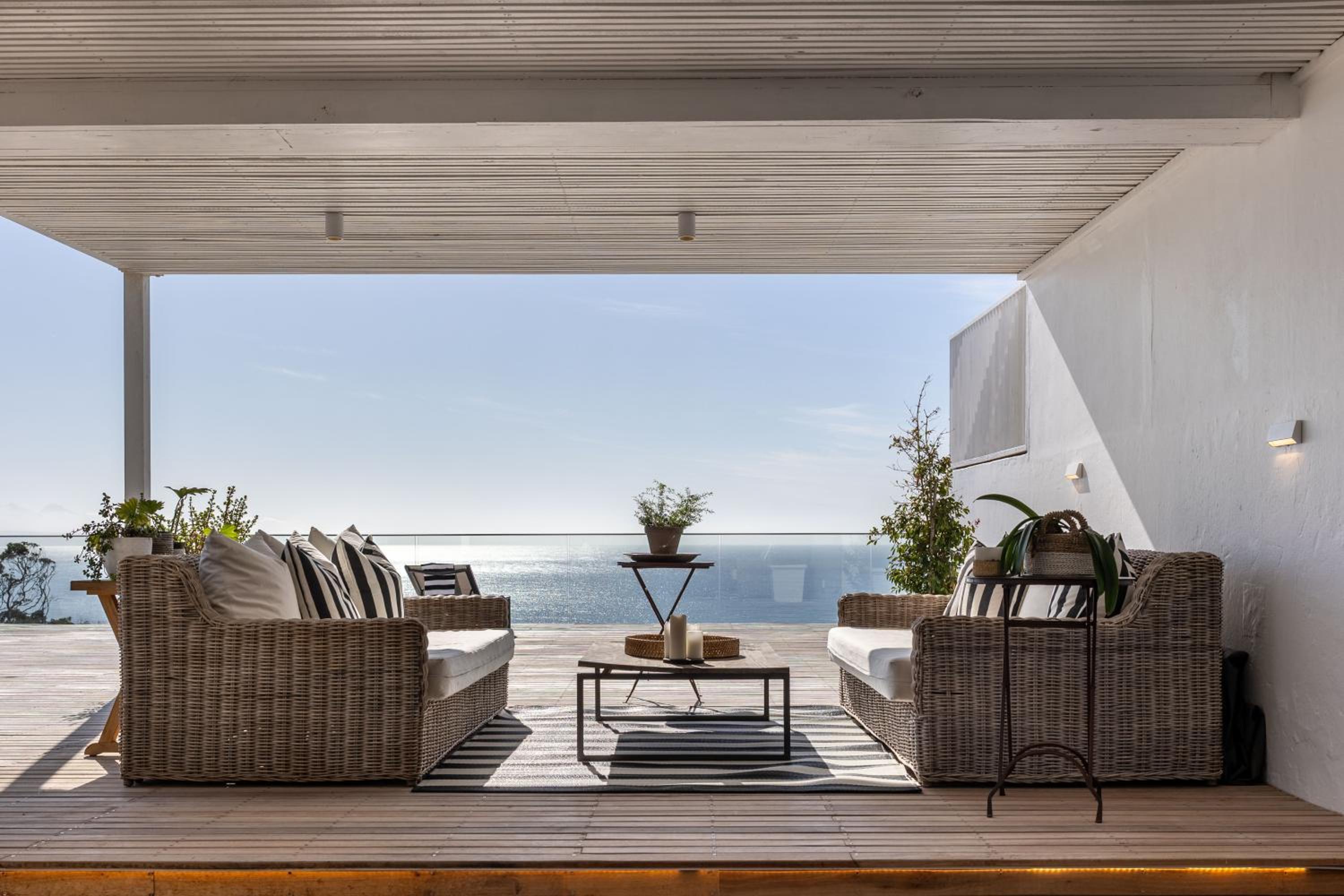 Penthouse Honeymoon Suite with Sea View