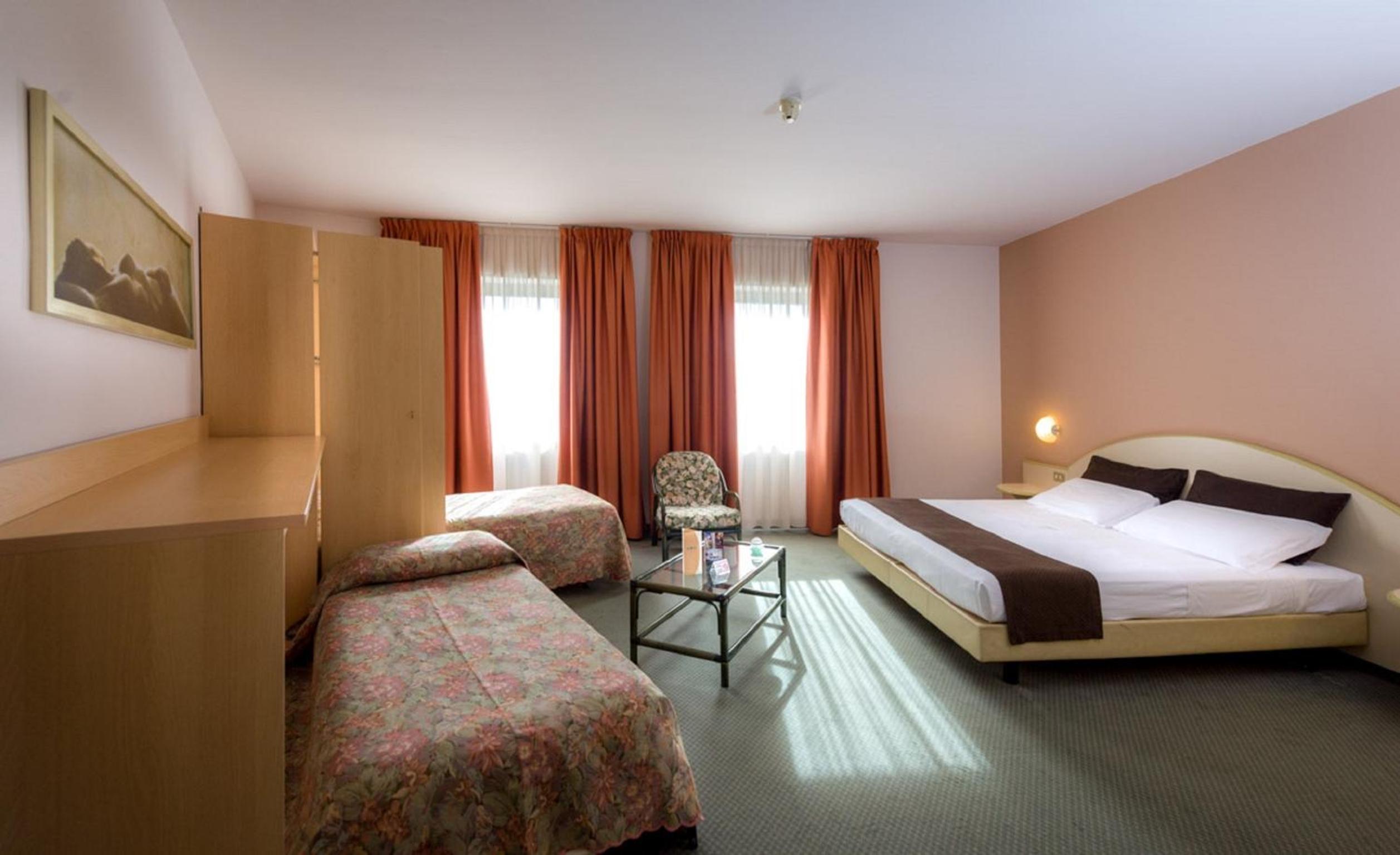 Quadruple Room photo 1