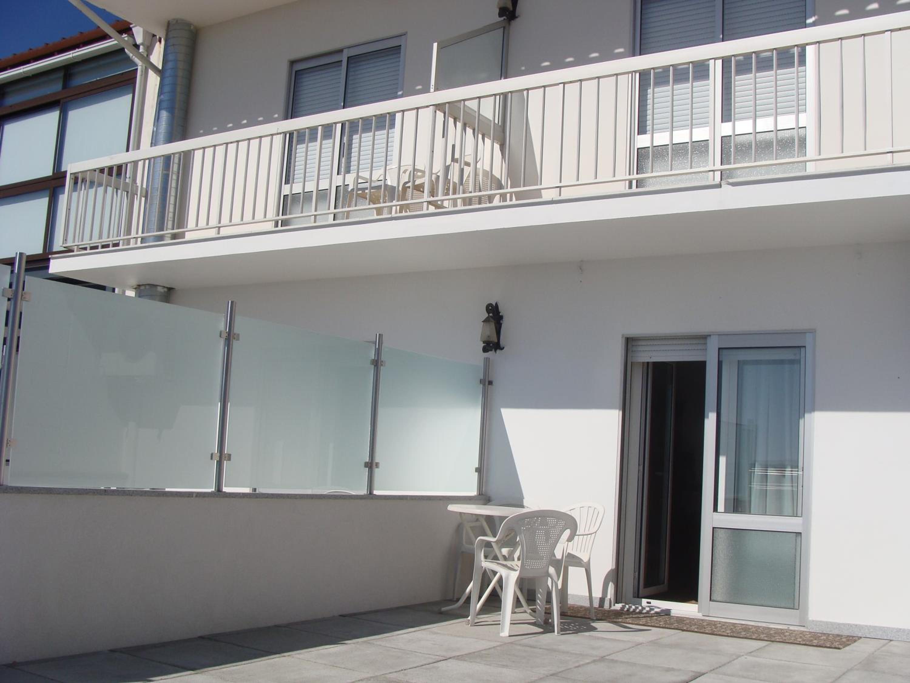 Triple Room with Lake View - Photo 4