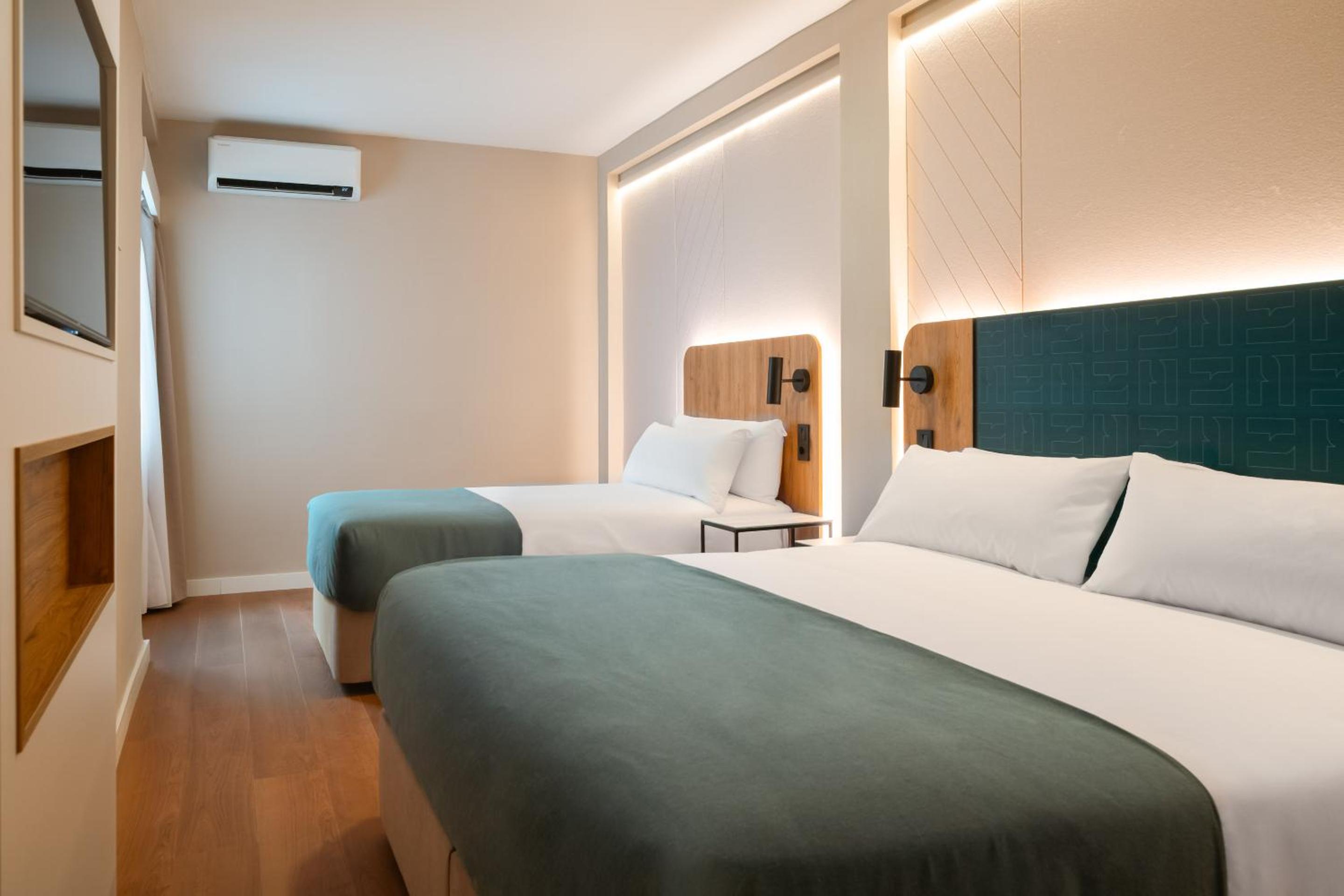 Triple Room